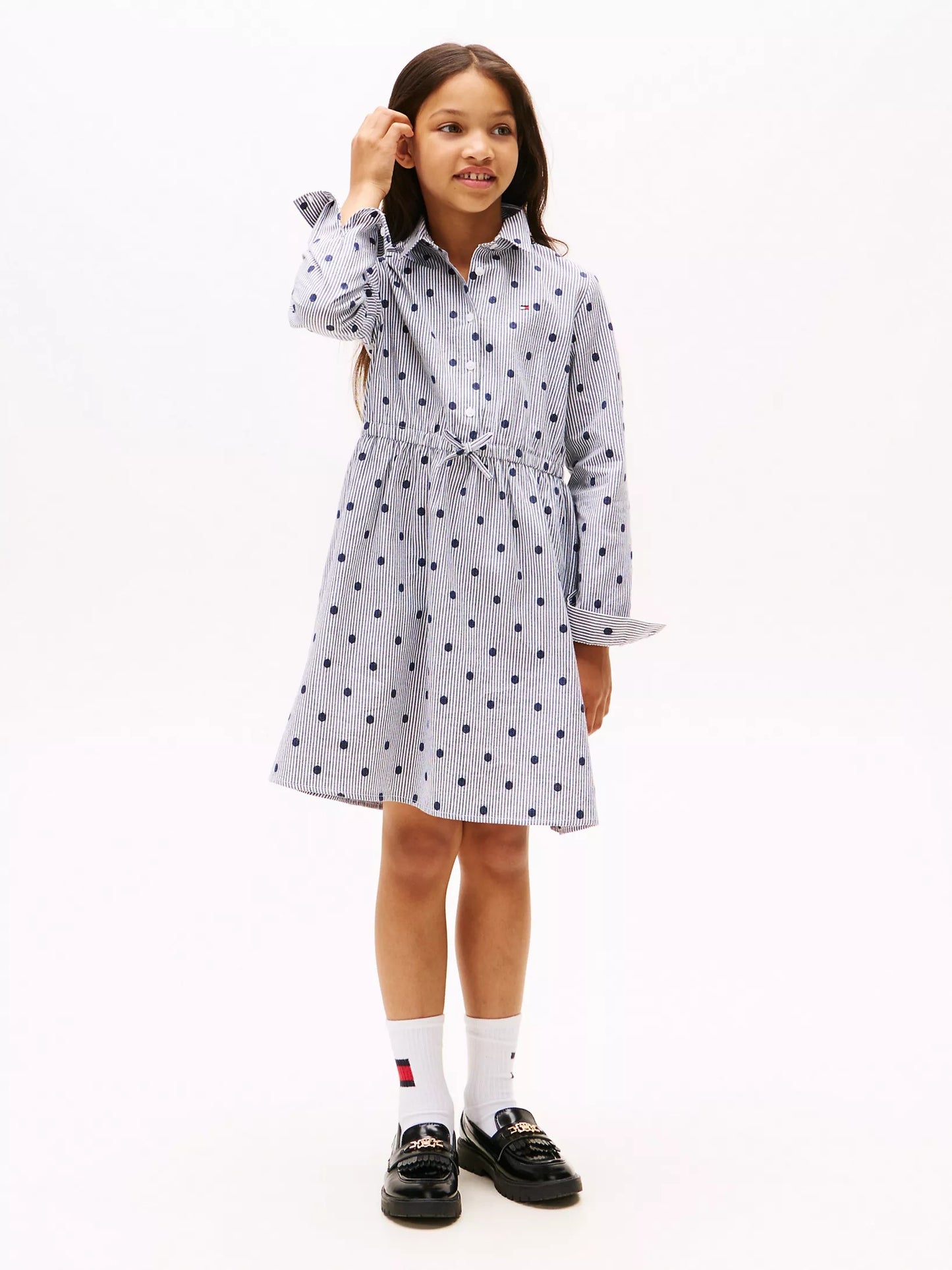 Vestido con lunares y logo