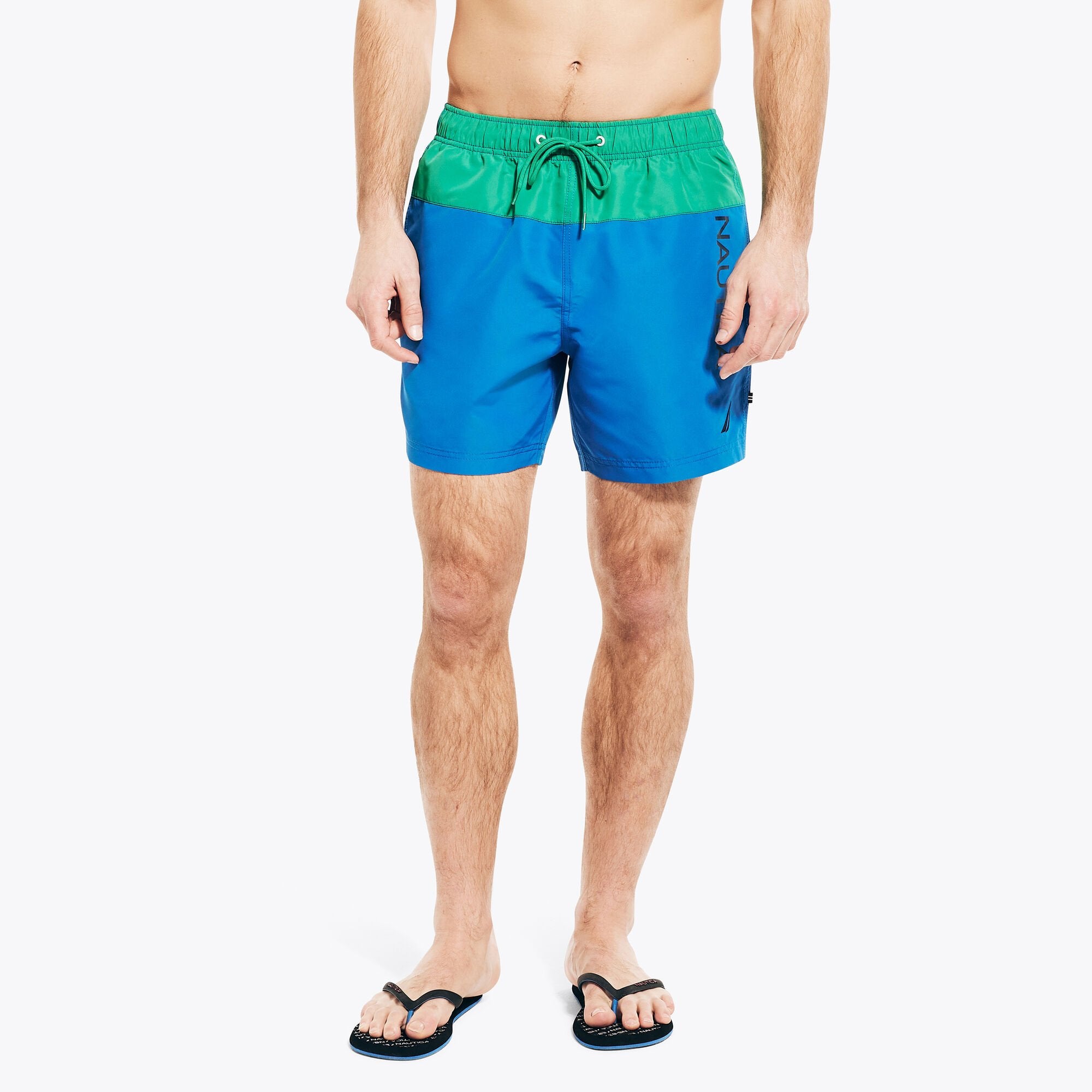 Traje de baño con colores combinados tipo short 6"