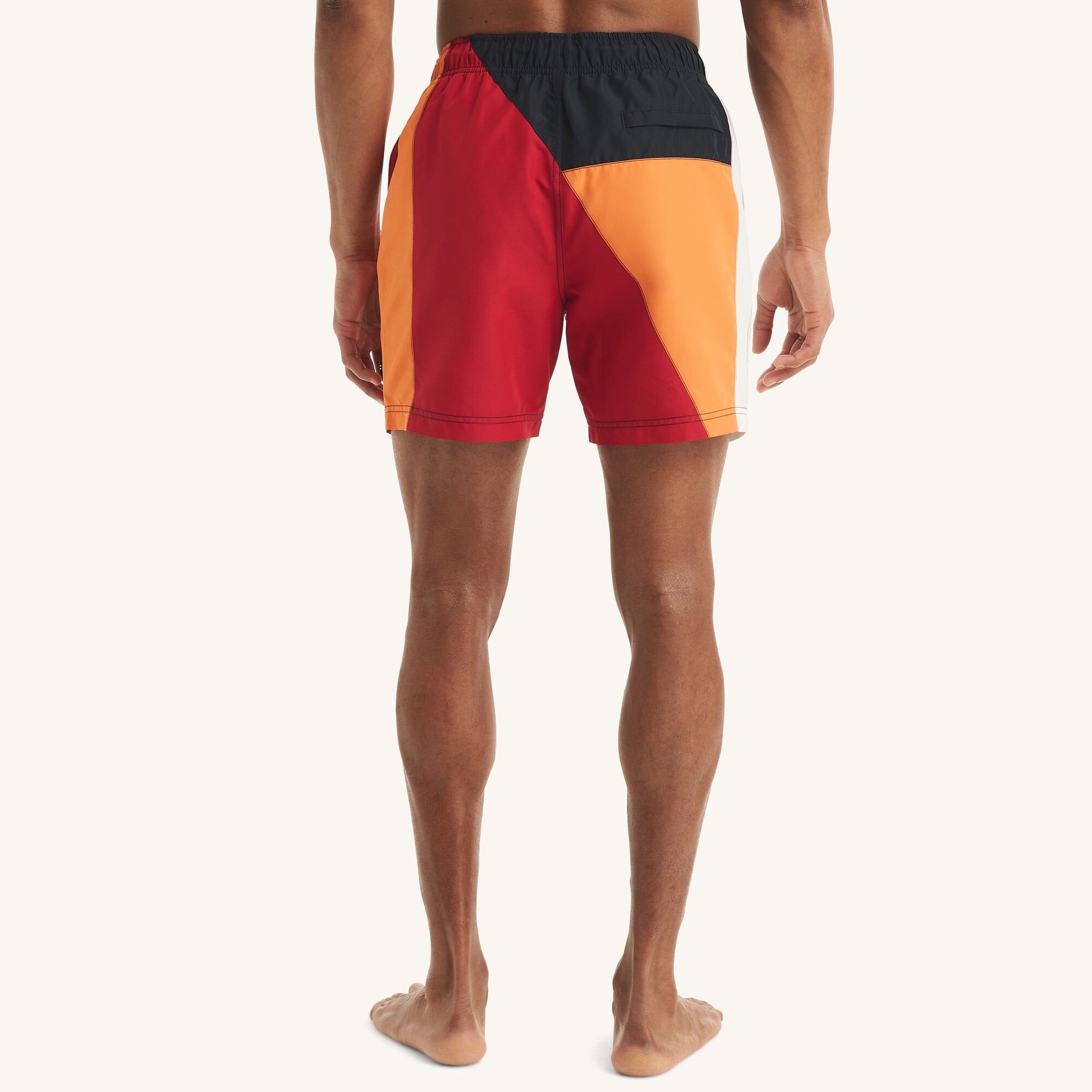 Traje de baño con colores combinados tipo short 6"