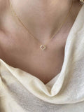 Collar con diseño de trébol