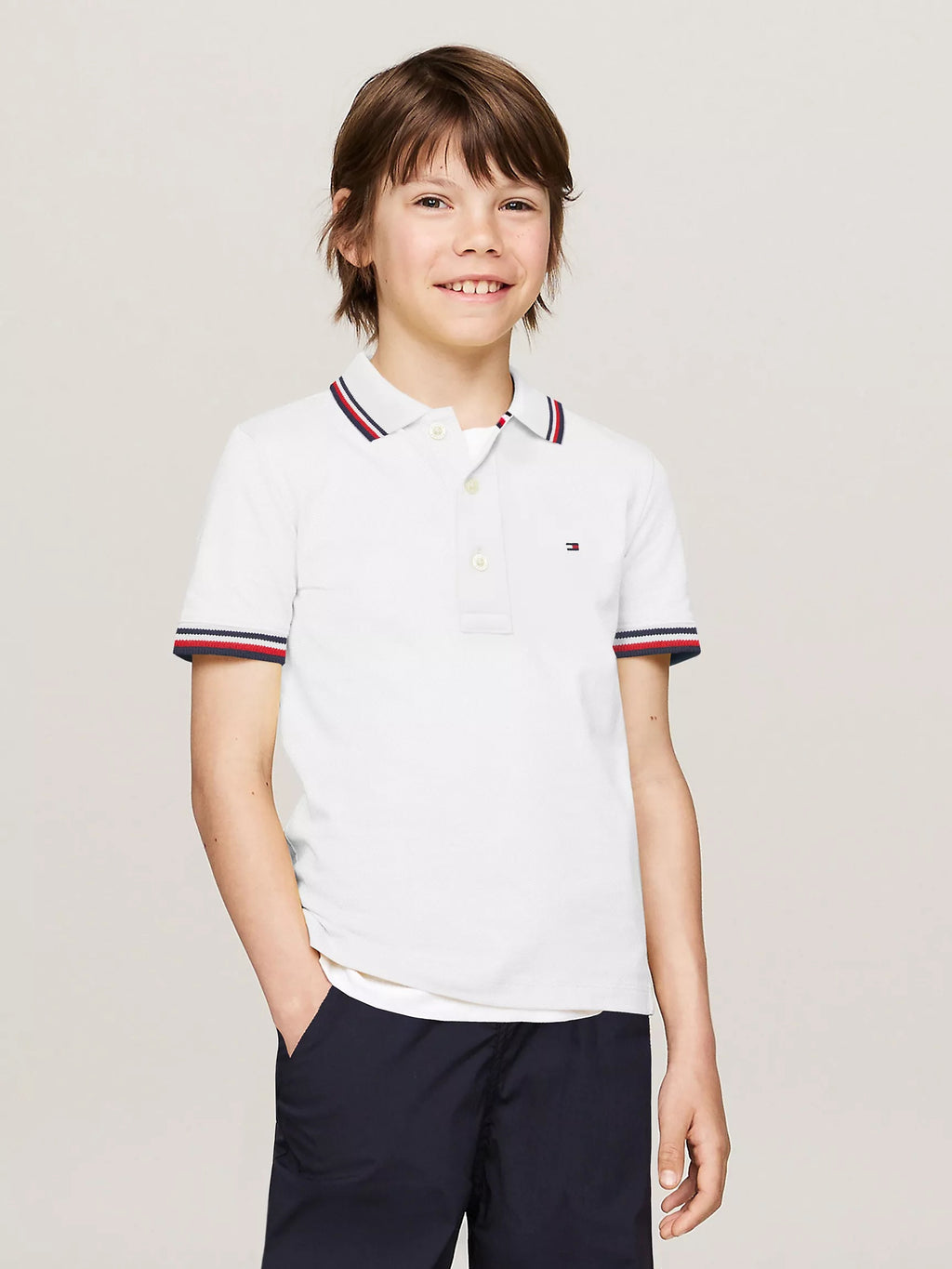 Chemise unicolor con cuello ribeteado para niño