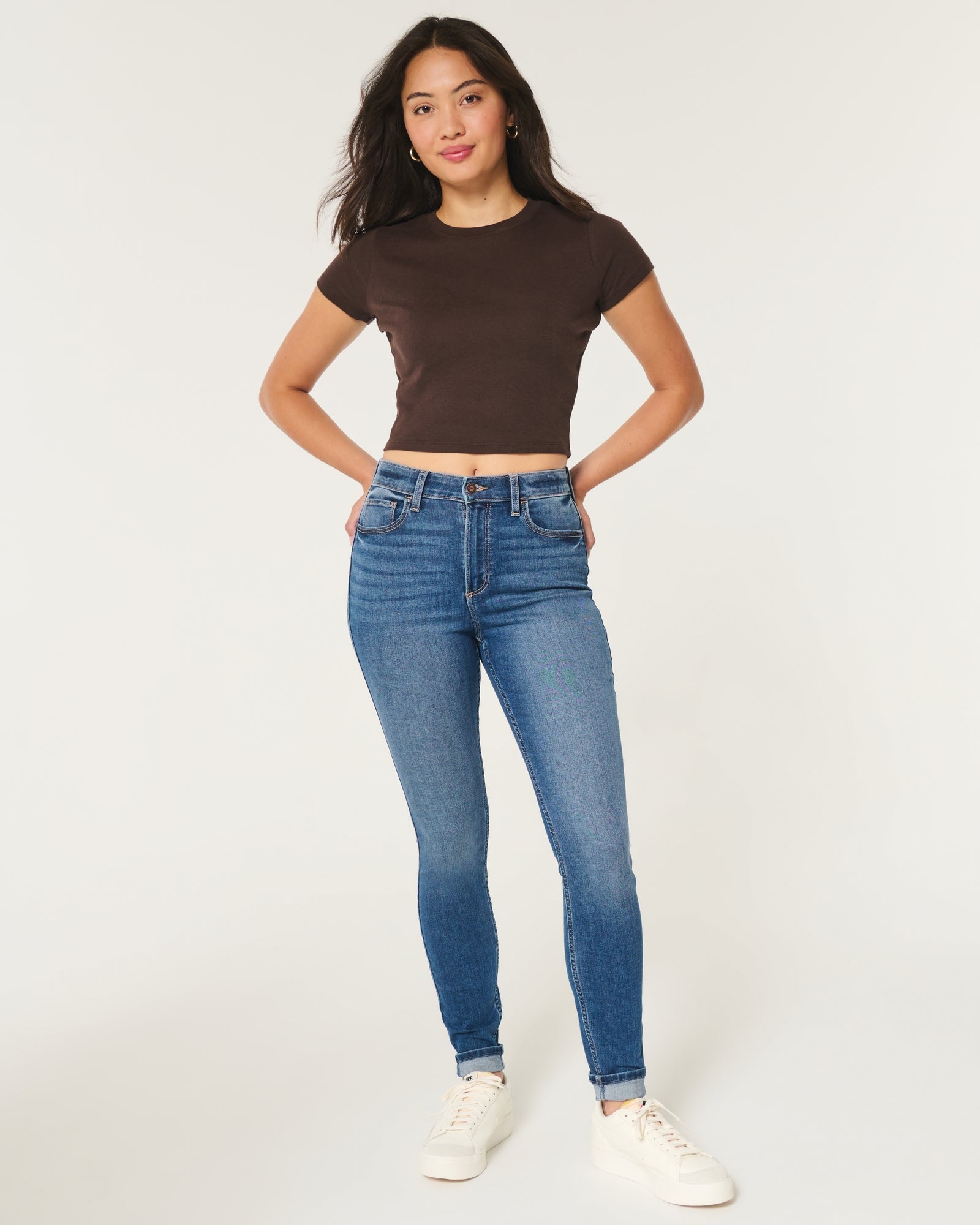 Jean Ajustado tiro alto y curvas tipo leggings