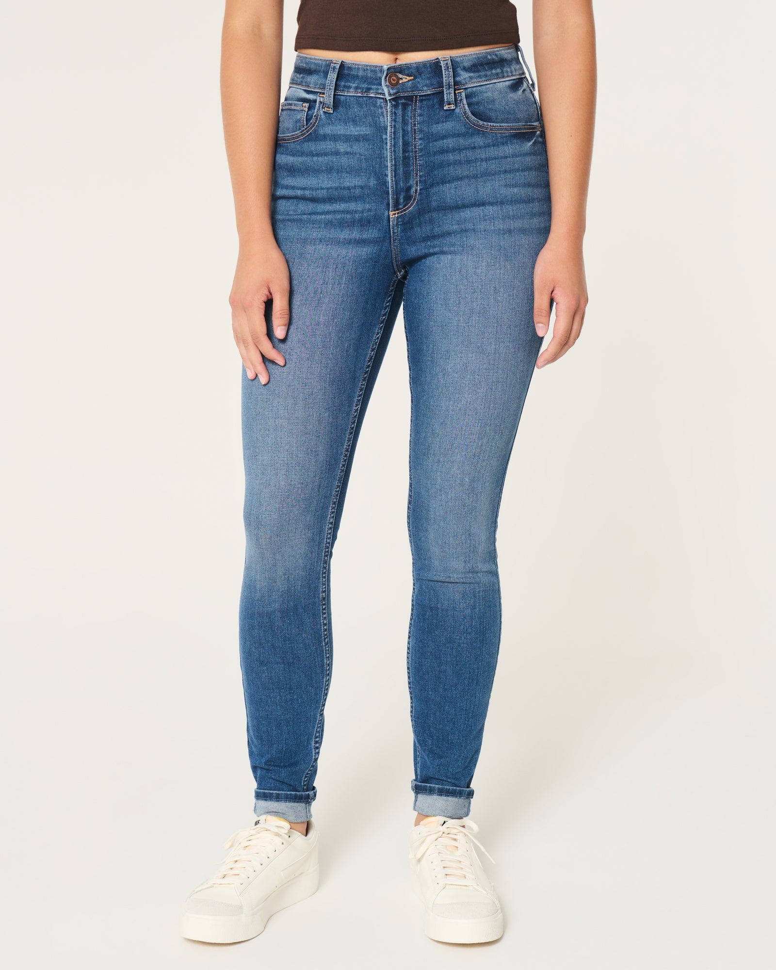 Jean Ajustado tiro alto y curvas tipo leggings