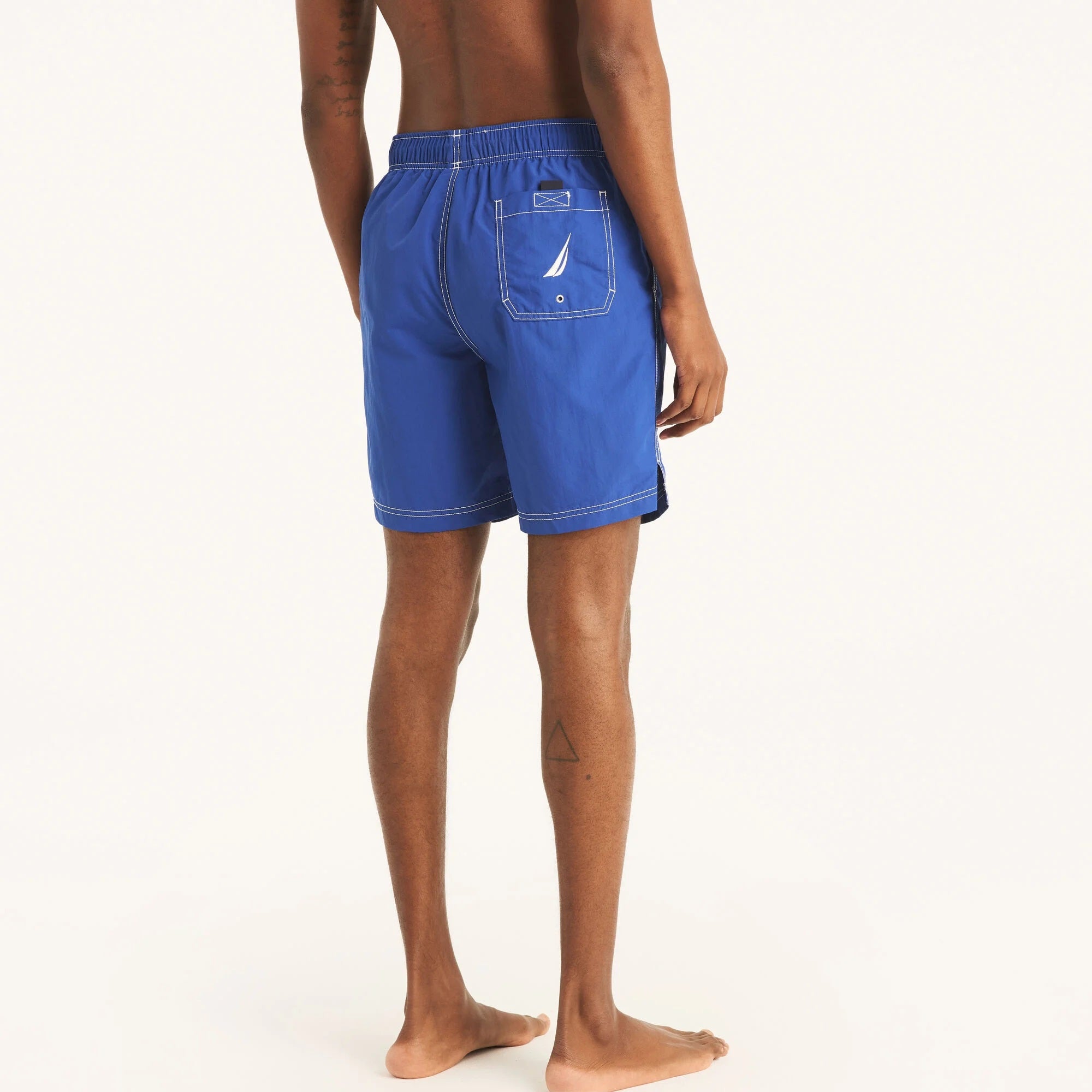 Traje de baño tipo short 8" secado rápido ni