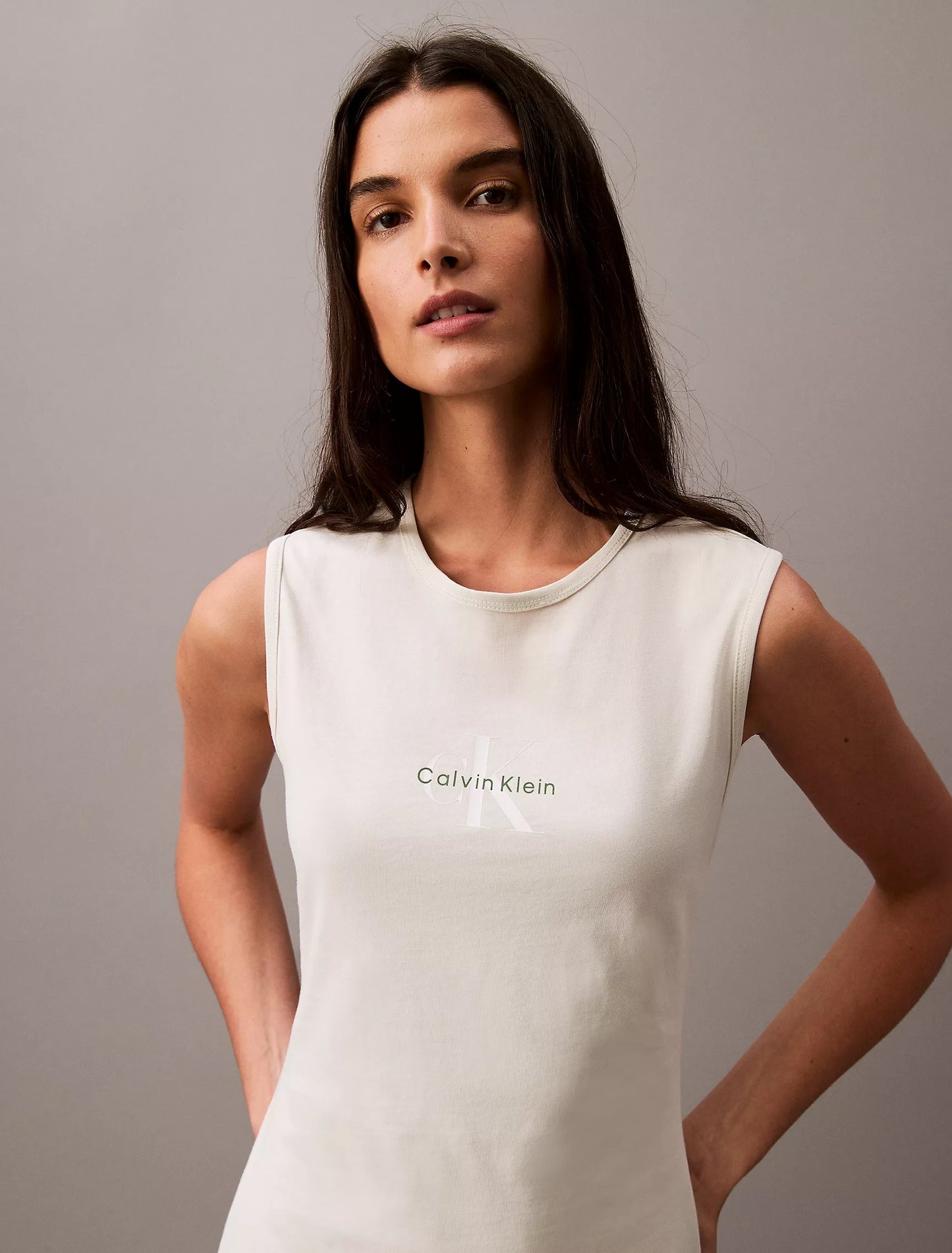 Vestido sin mangas con estampado central