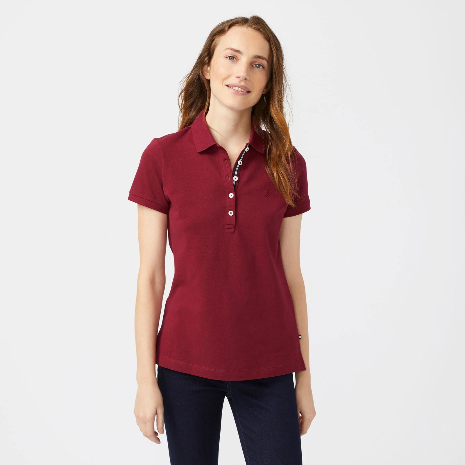 Chemise unicolor con logo y botones