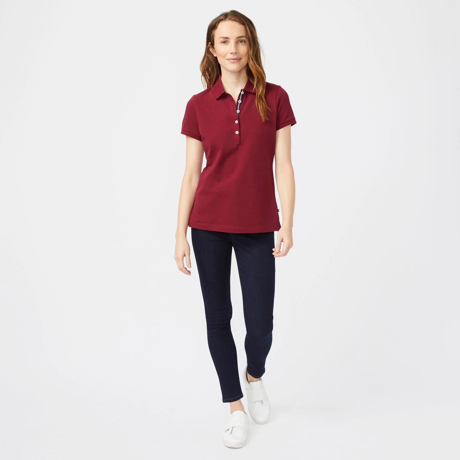 Chemise unicolor con logo y botones