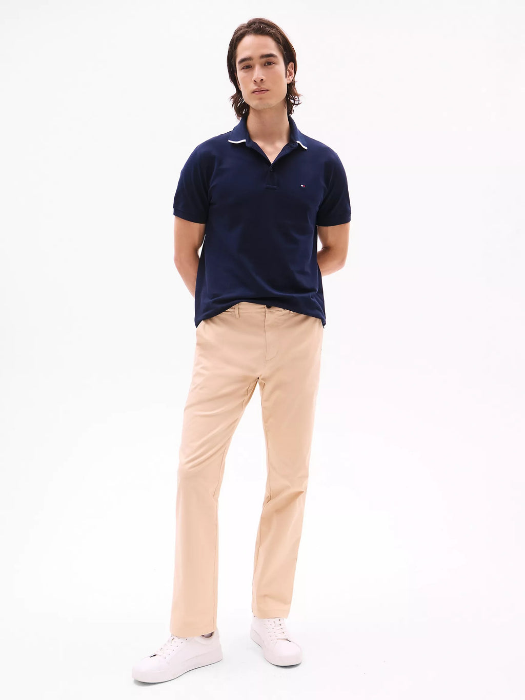 Chemise regular con logo en cuello
