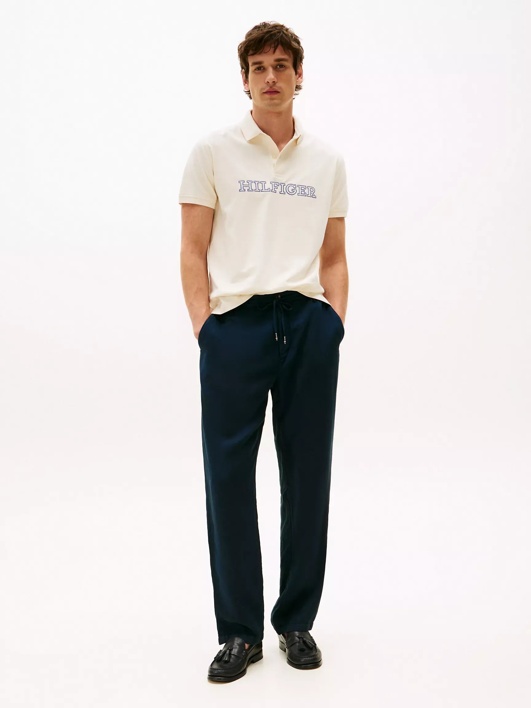 Chemise con logo bordado central