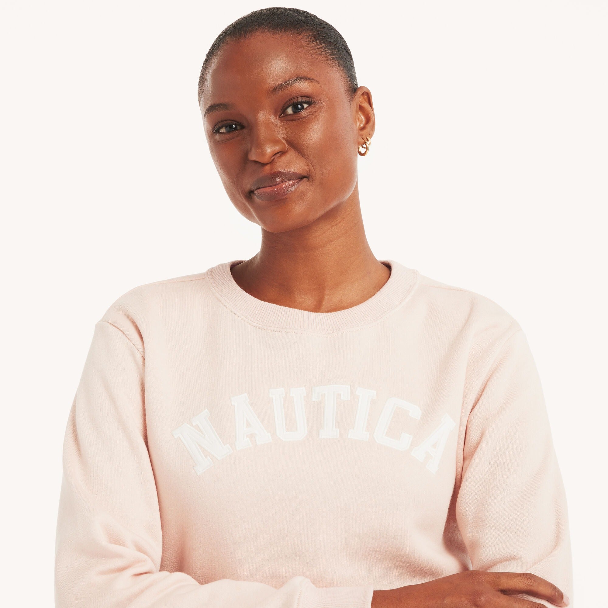 Sudadera con logo bordado central