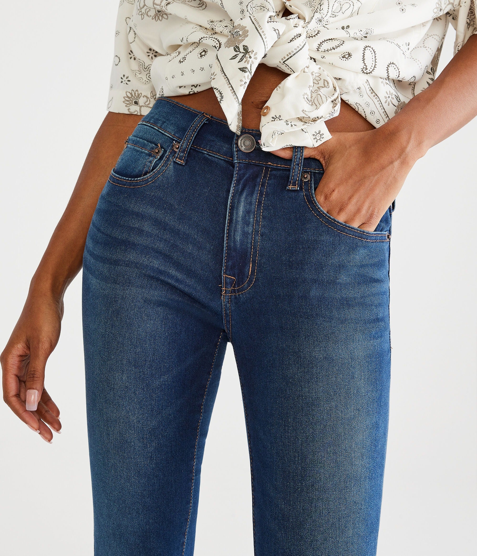 Jean Ajustado tiro alto tipo leggings