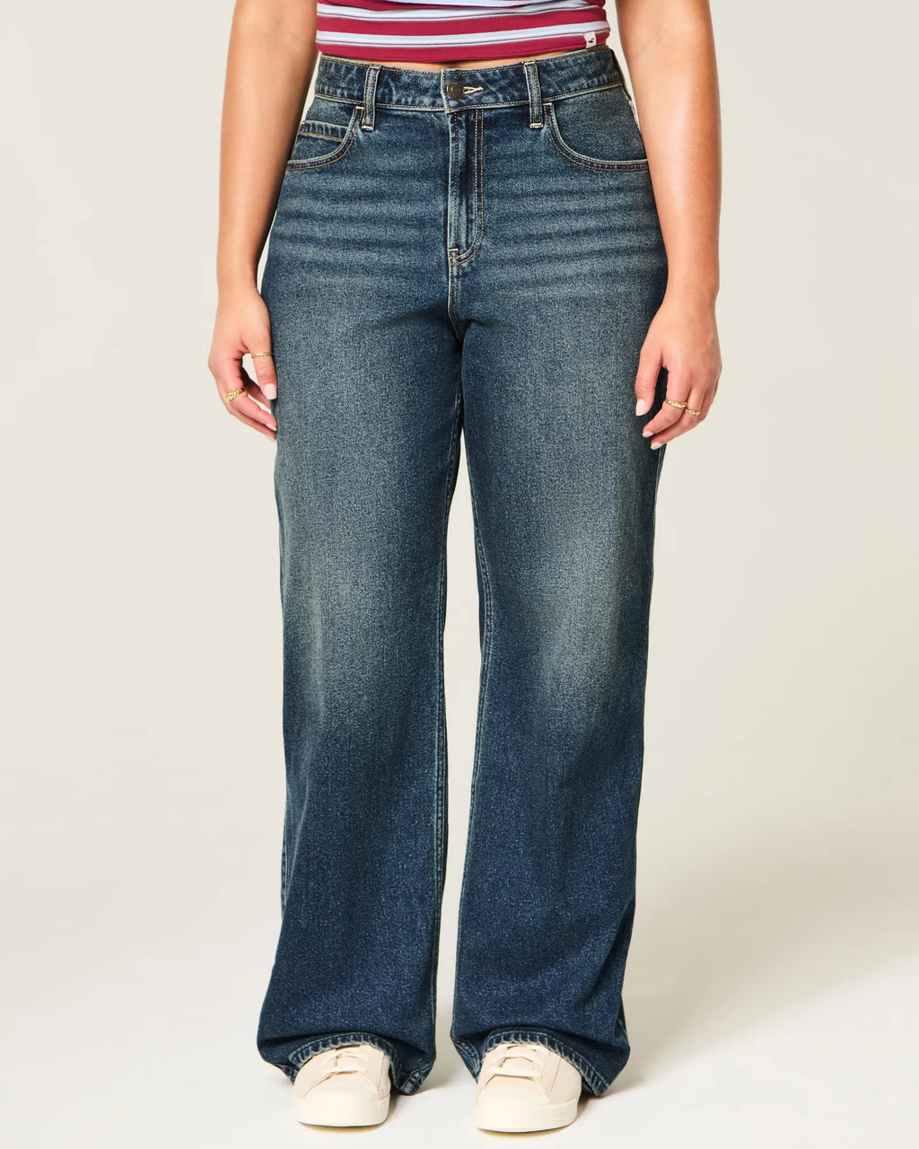Jeans anchos de tiro alto con lavado oscuro y curvas