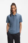 Chemise ajustada con cuello ribeteado y logo