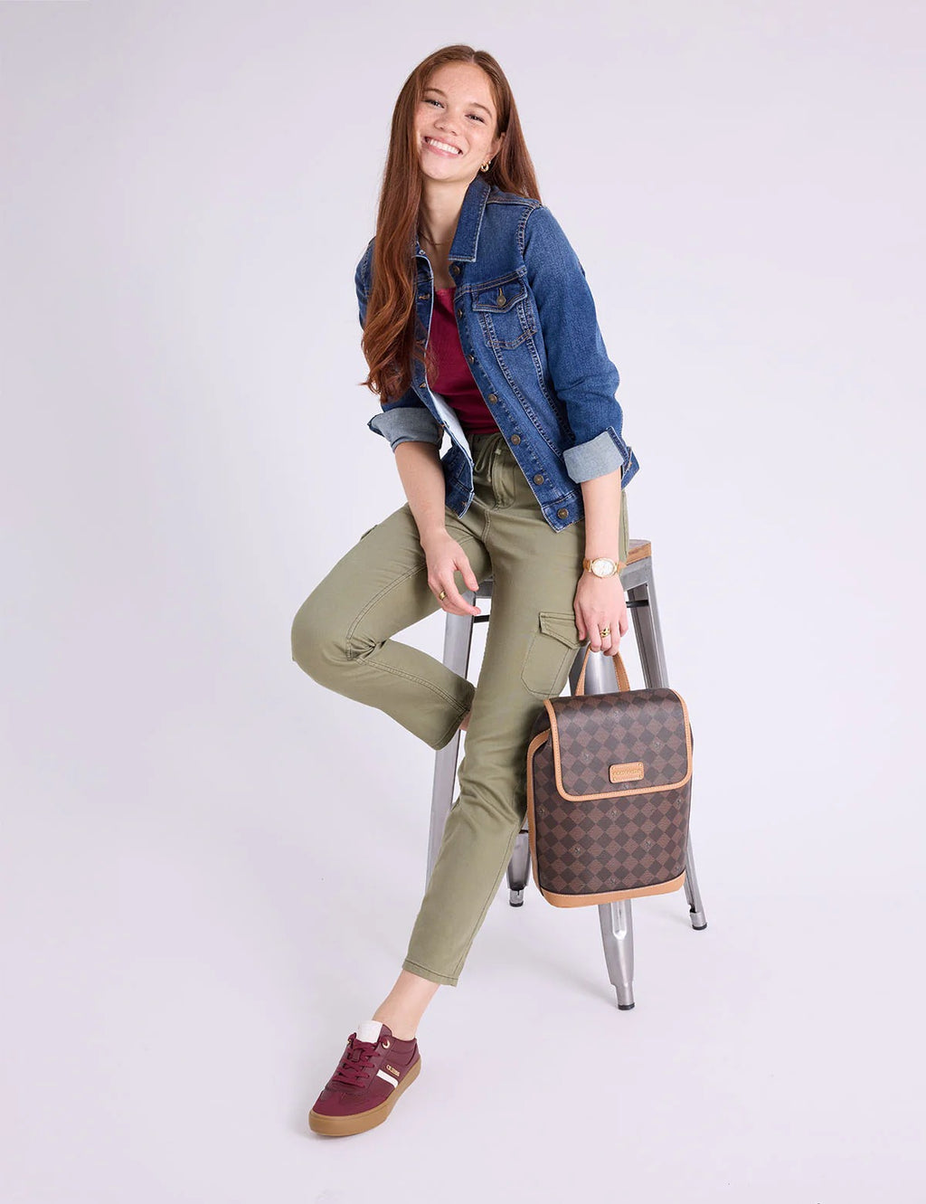 Bolso tipo morral con estampado