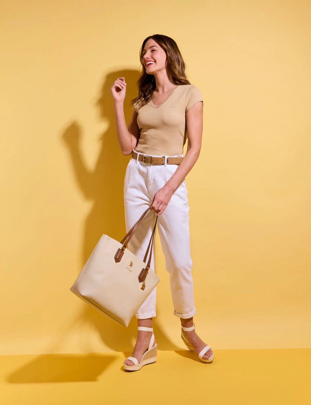 Cartera tipo tote grande con piel granulada