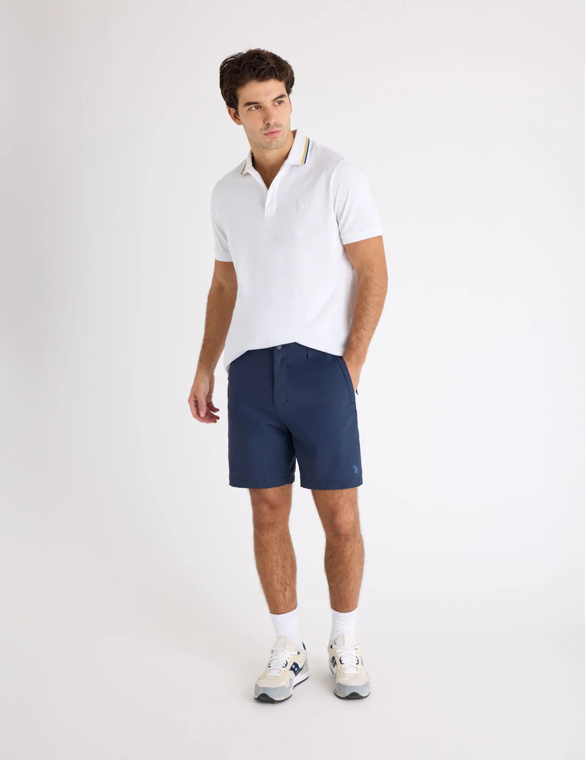 Chemise con cuello ribetiado y logo estampado