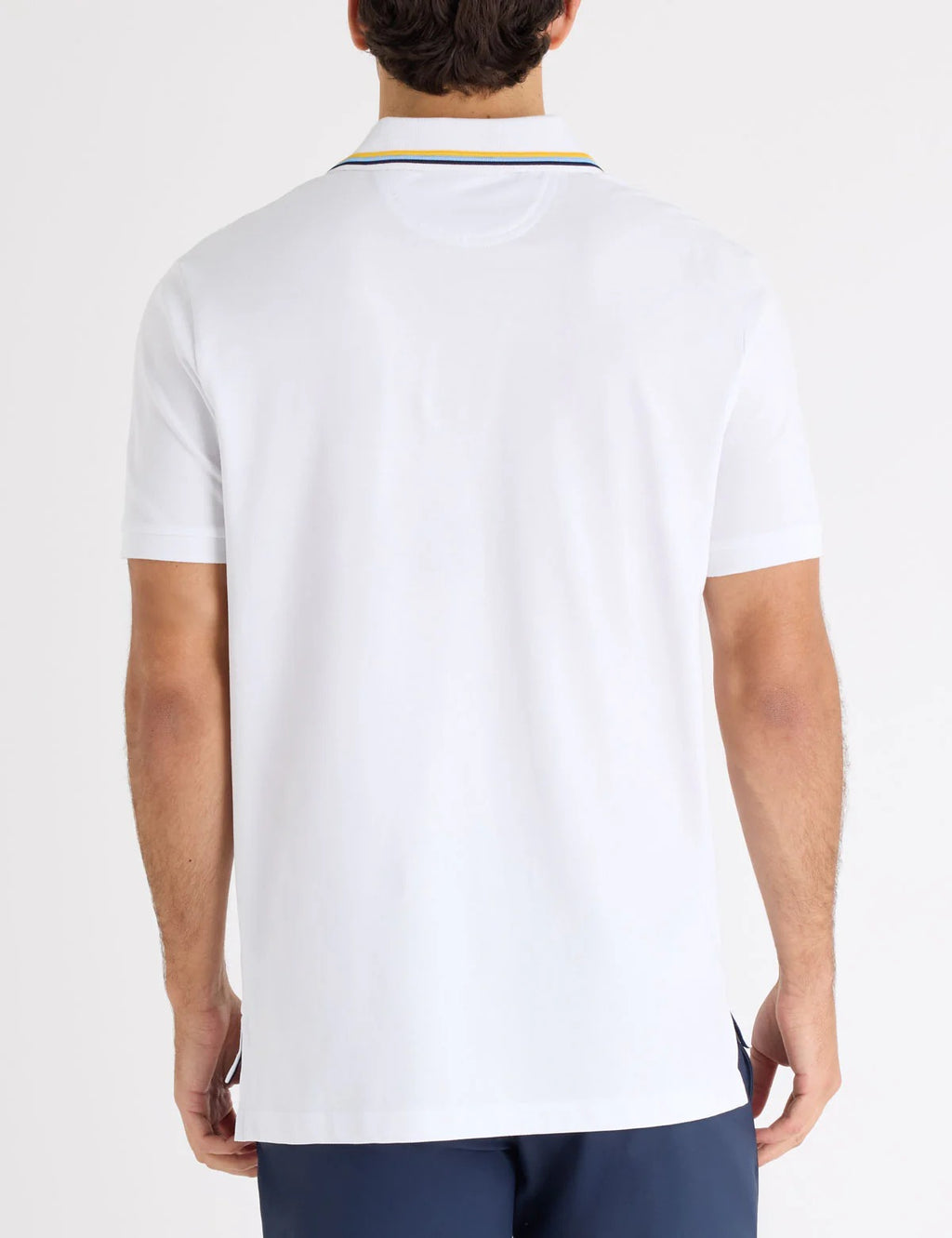 Chemise con cuello ribetiado y logo estampado