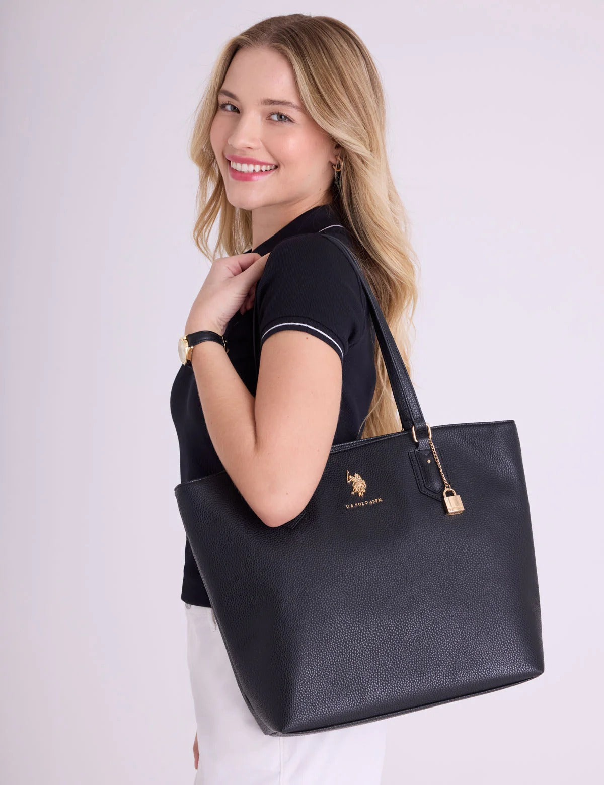 Cartera tipo tote grande con piel granulada