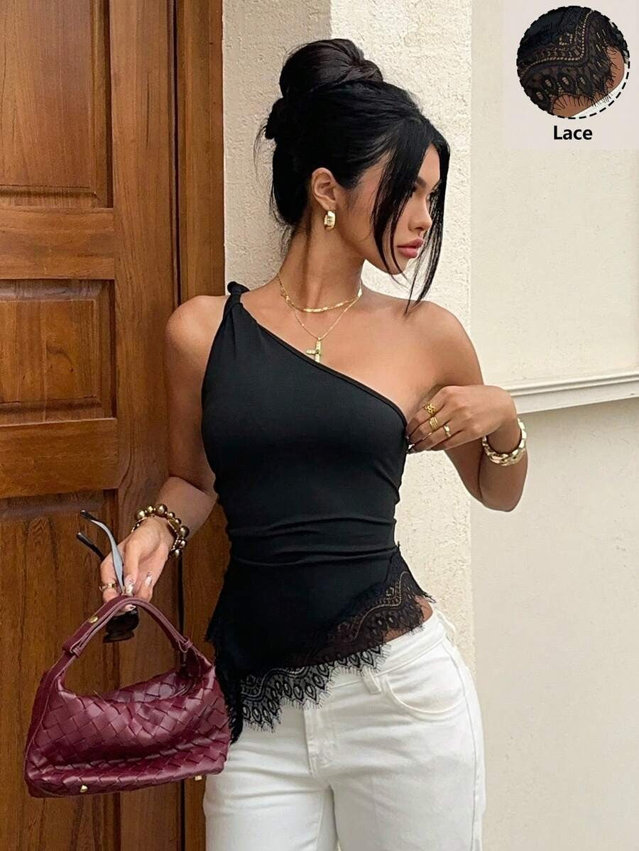 Top de un hombro con encaje