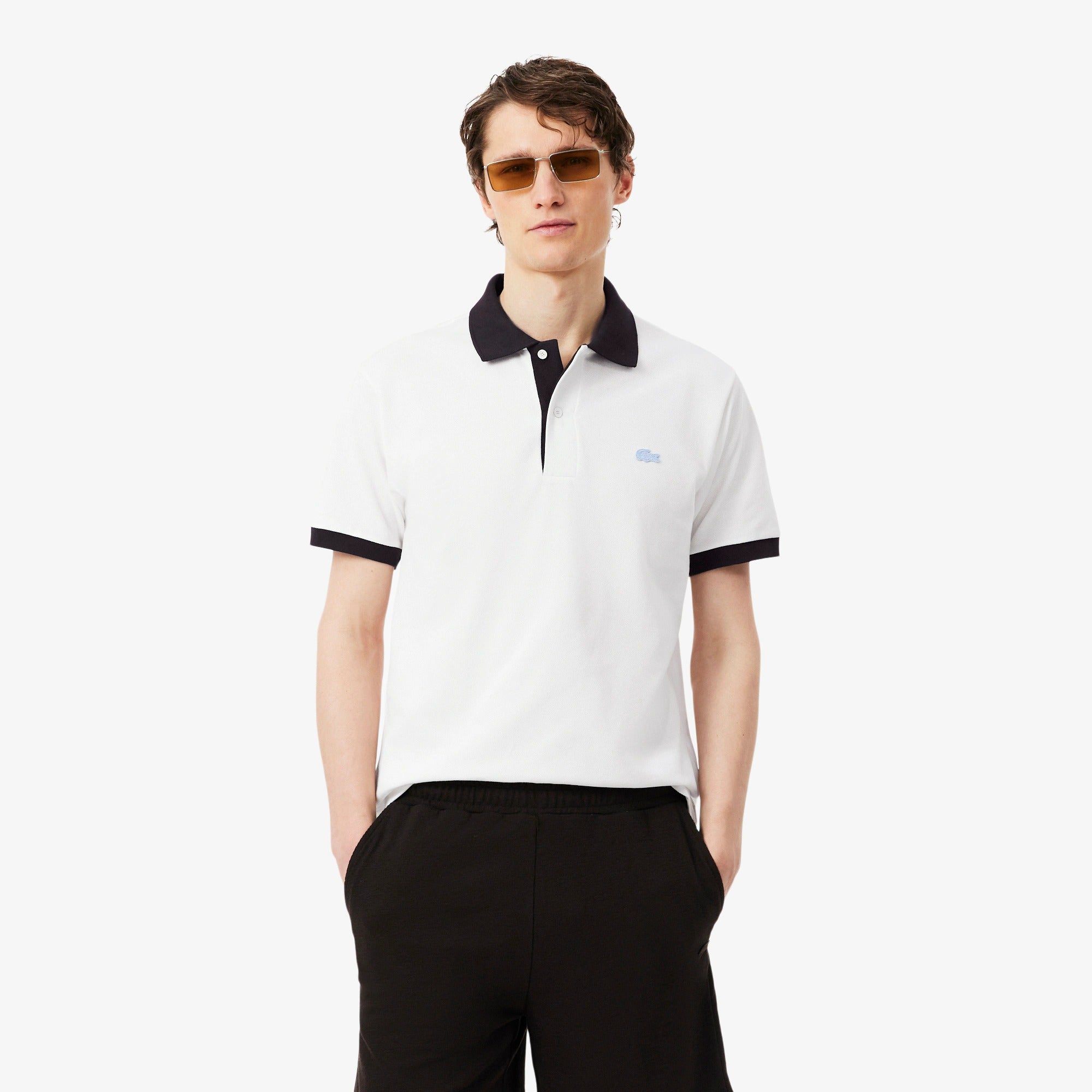 Chemise clásica con ribete en contraste