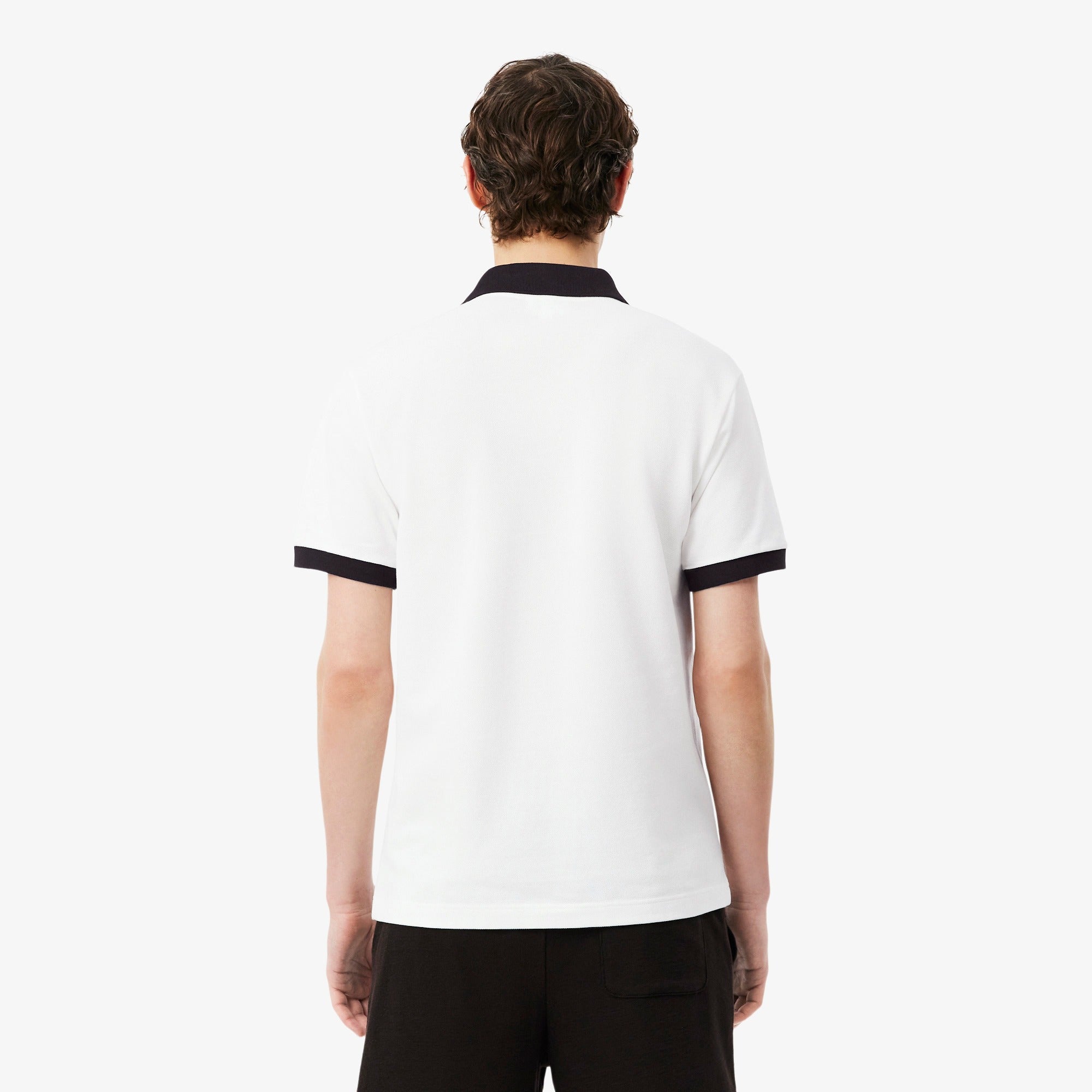 Chemise clásica con ribete en contraste