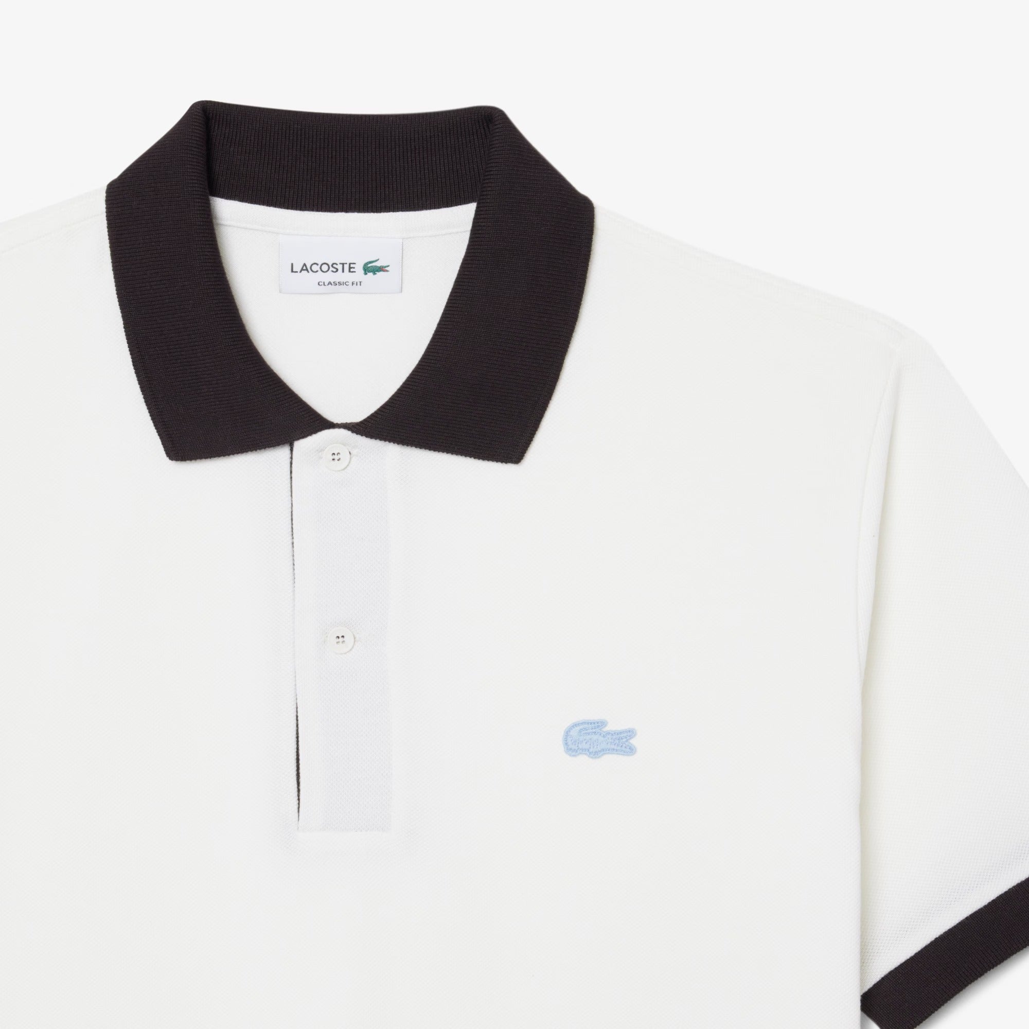 Chemise clásica con ribete en contraste