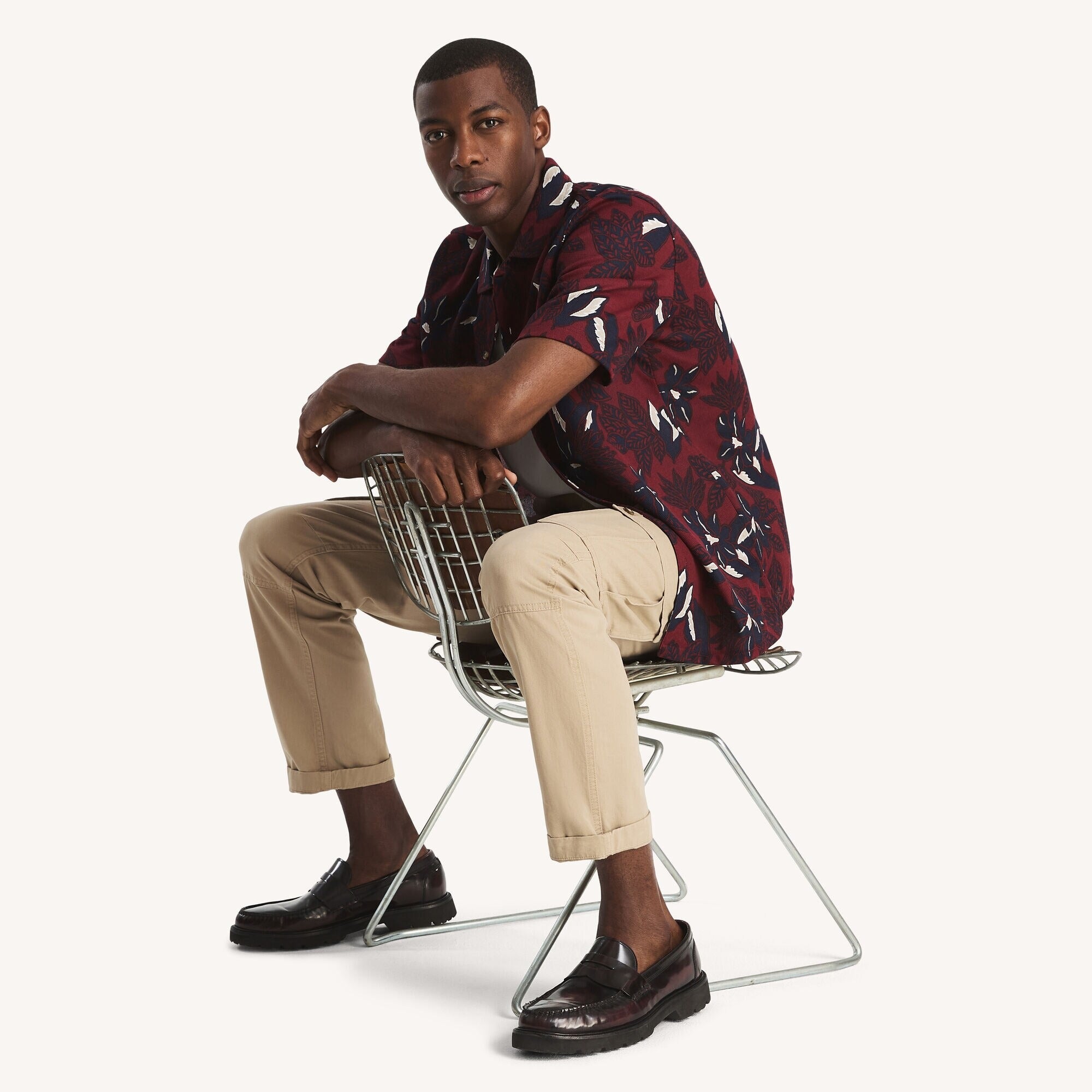 Camisa con estampado tropical