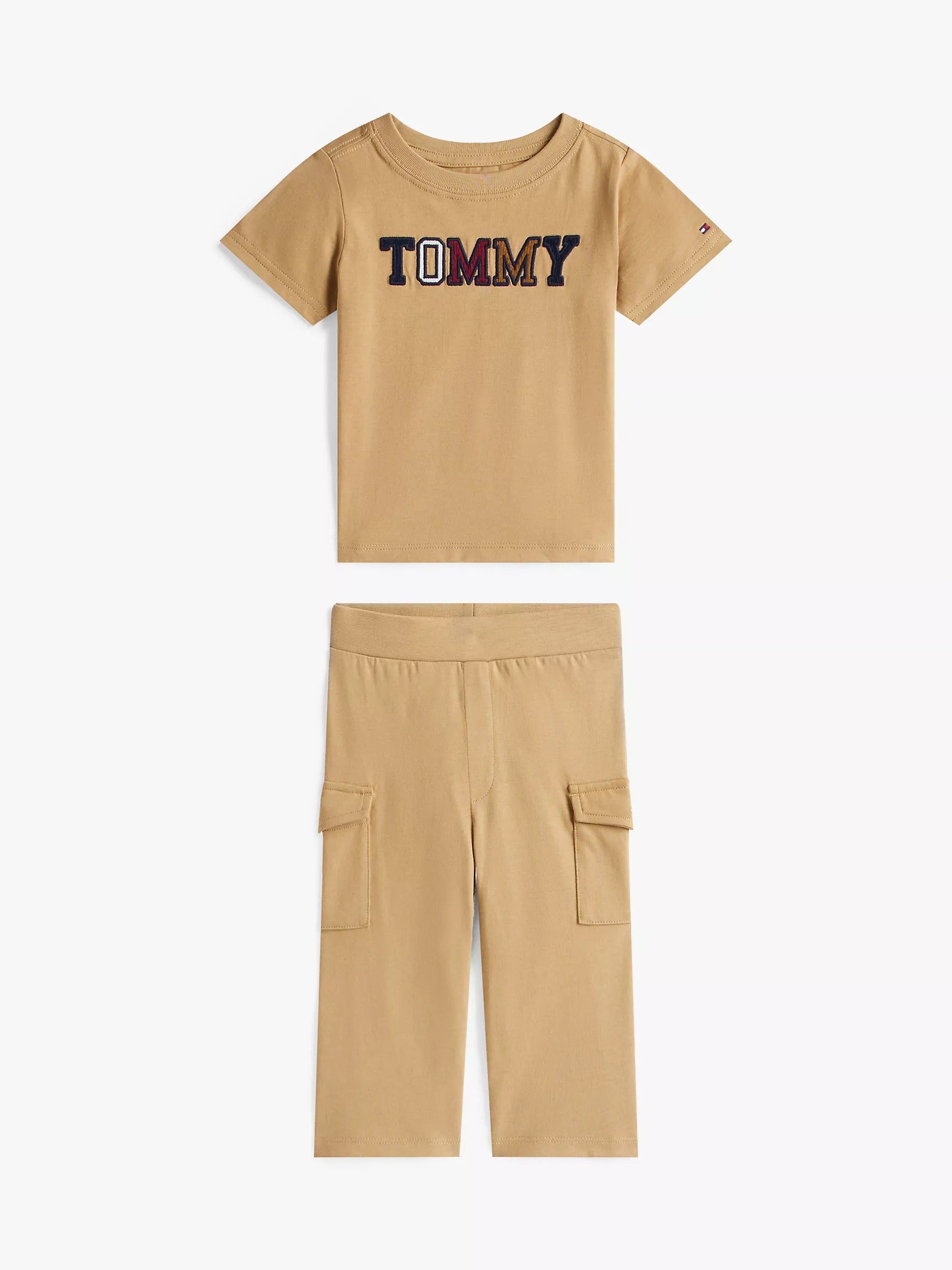 Conjunto de franela y pantalón para pequeños