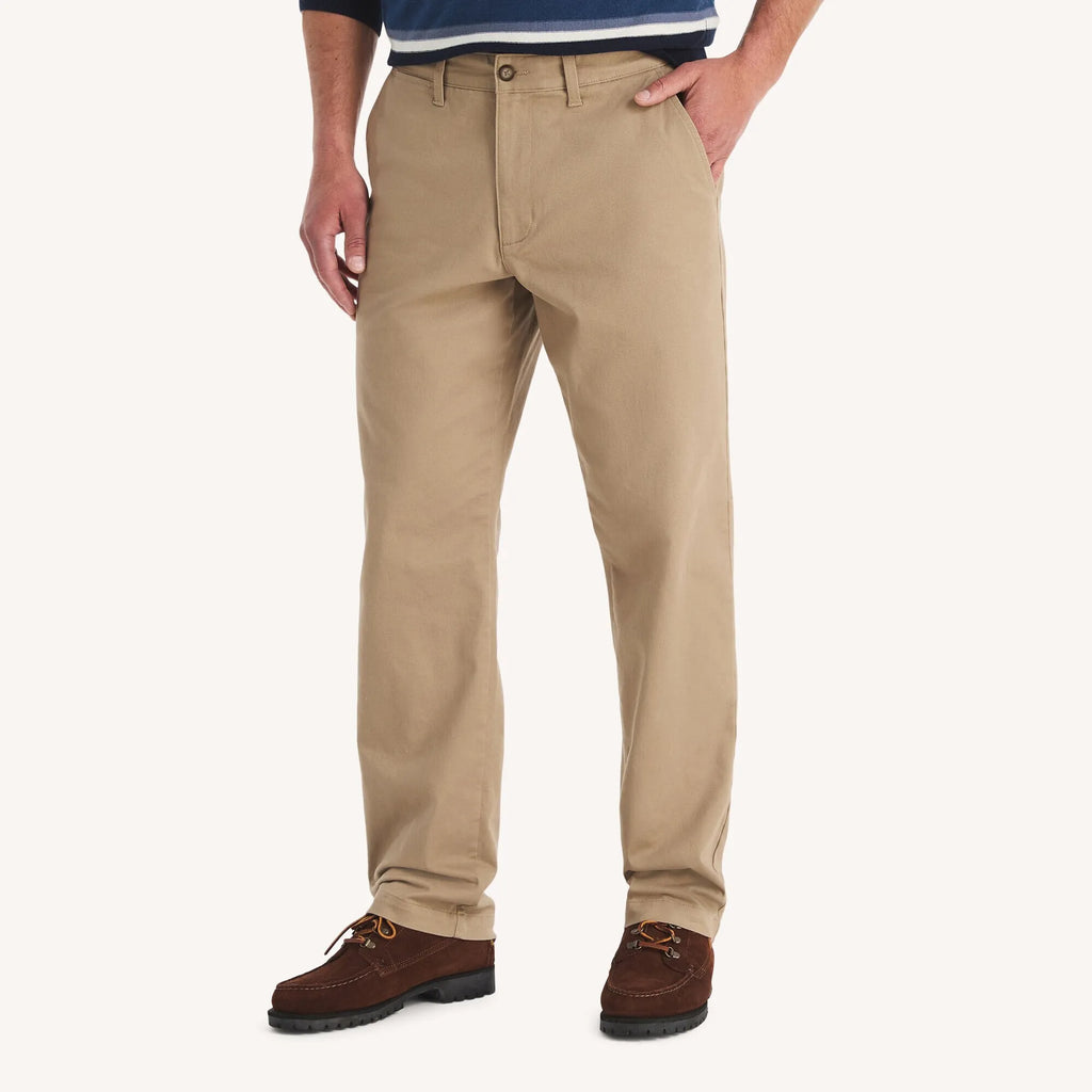 Pantalón chino corte clásico