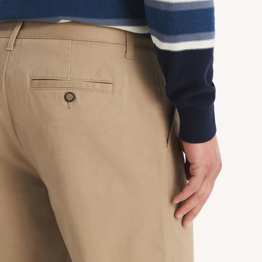 Pantalón chino corte clásico