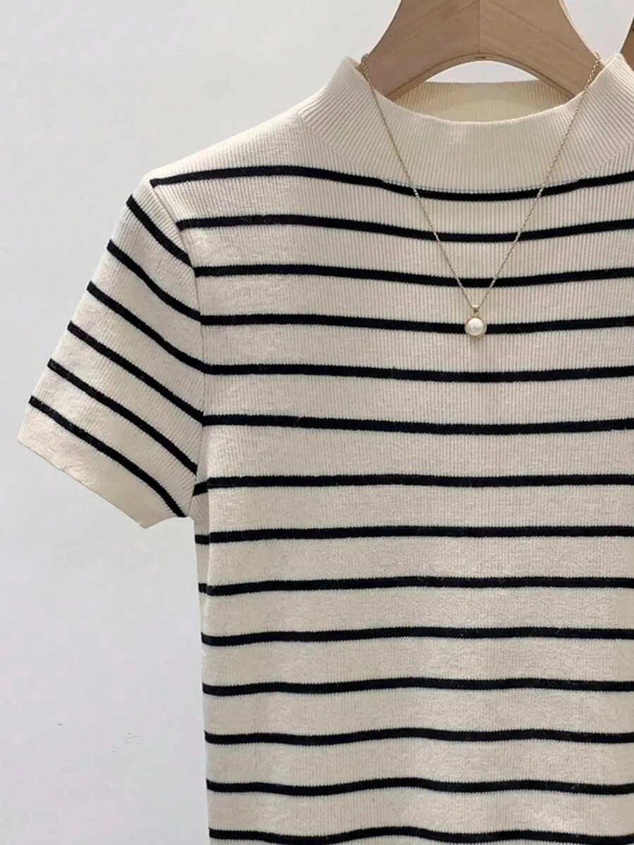 Blusa de punto con ribete de encaje