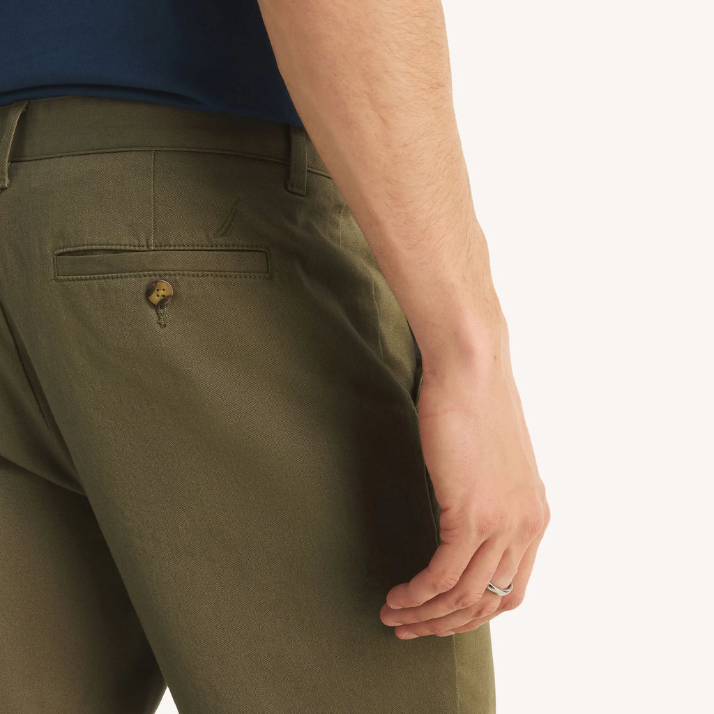 Pantalón chino corte clásico