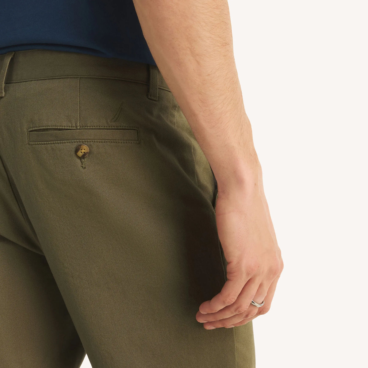 Pantalón chino corte clásico