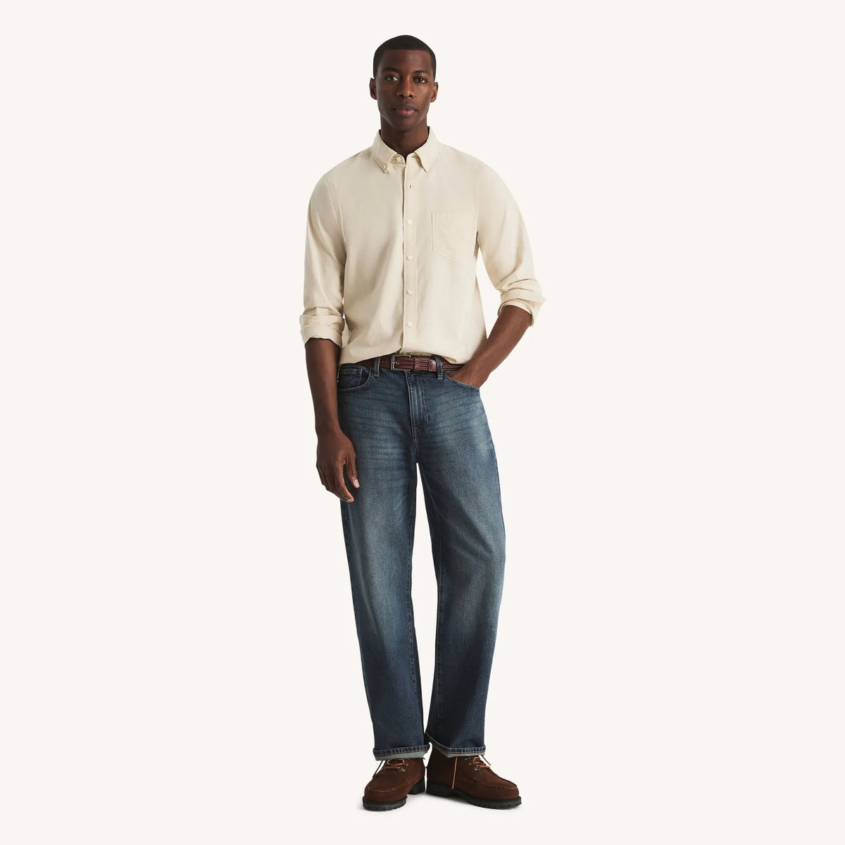 Camisa manga larga unicolor Oxford con bolsillo