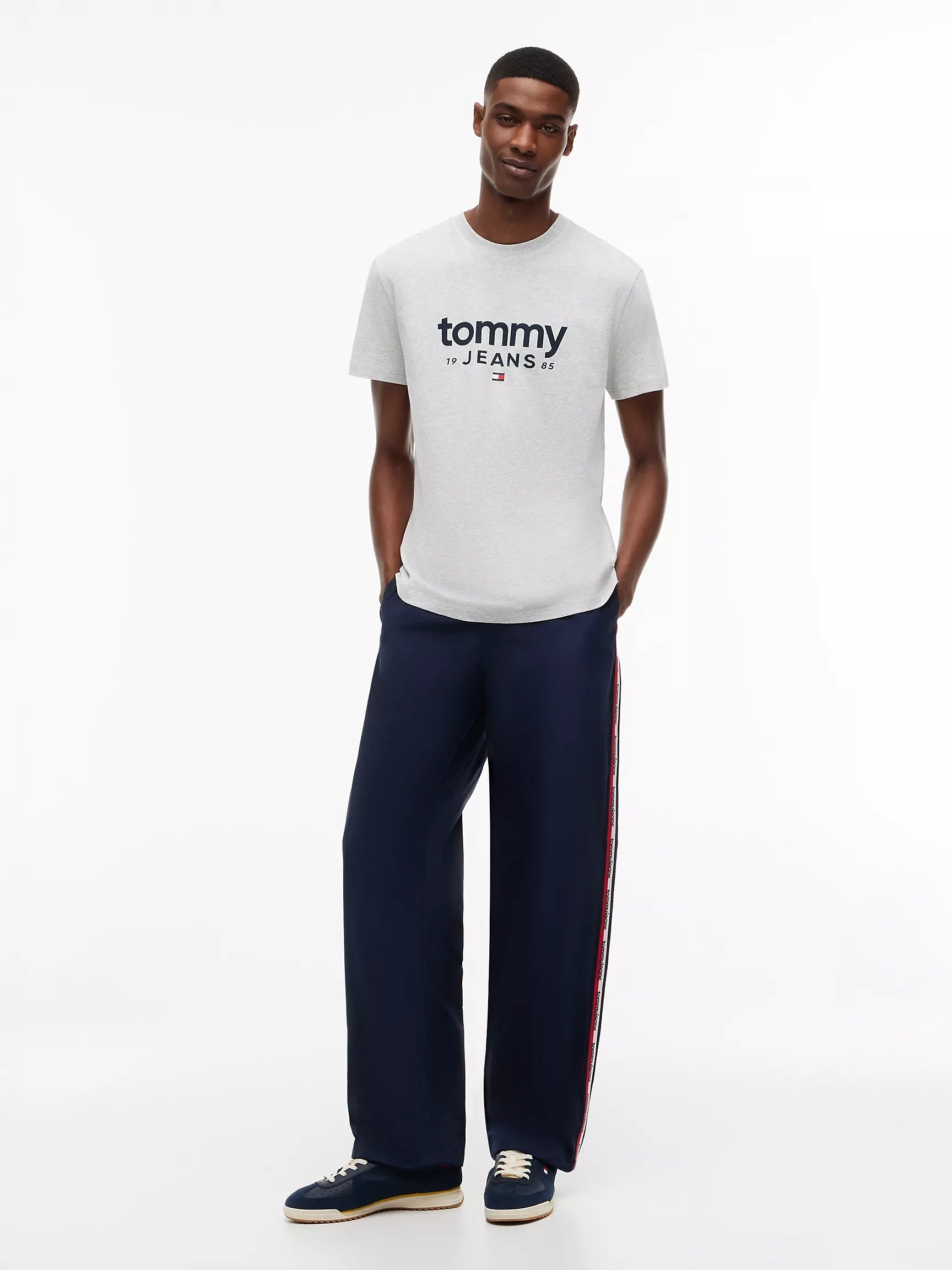 Franela cuello redondo con logo central TOMMY JEANS