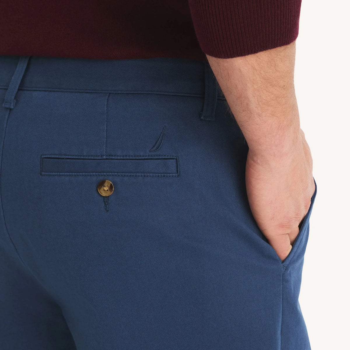 Pantalón chino corte clásico