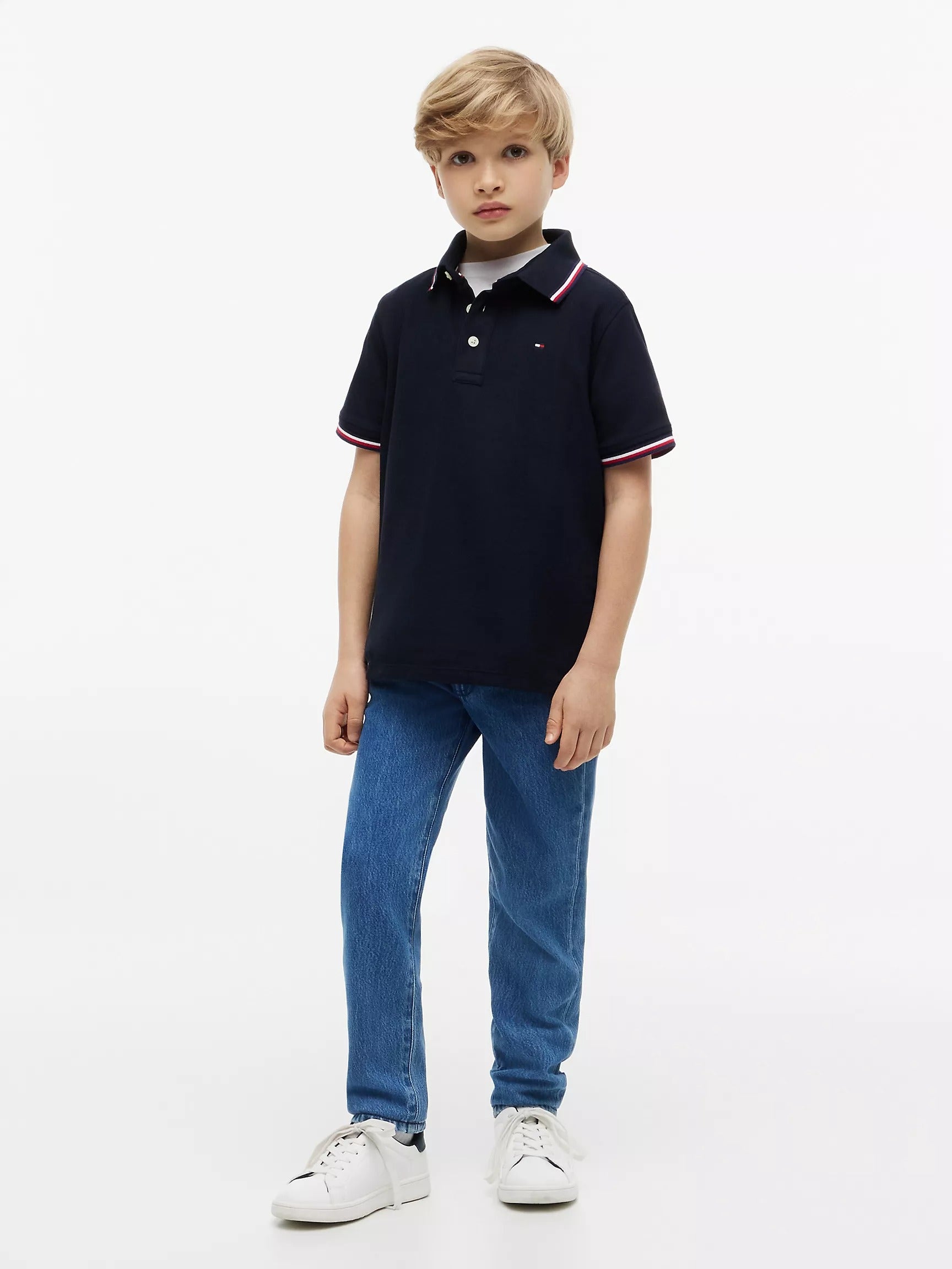 Chemise unicolor con cuello ribeteado para niño