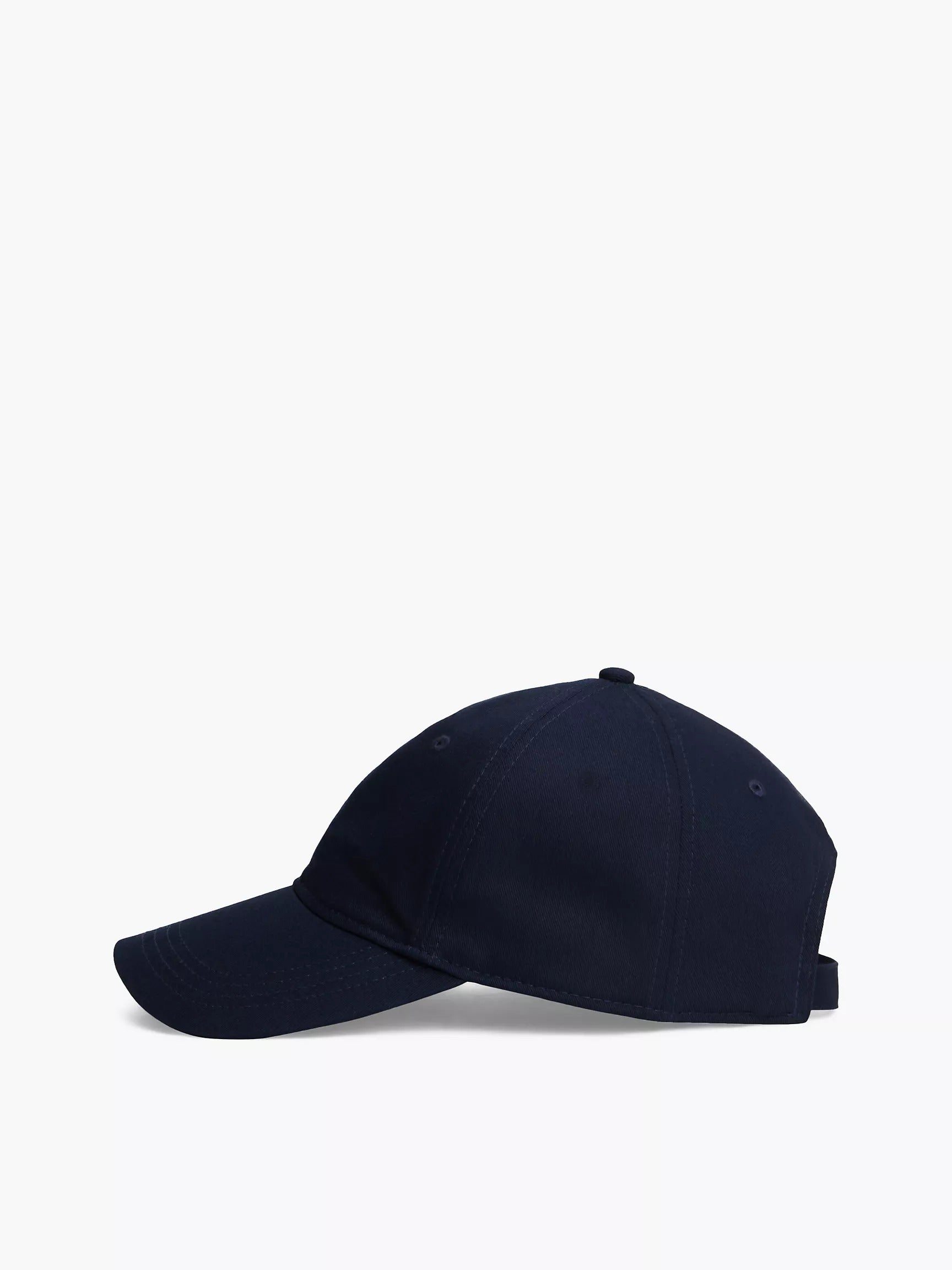 Gorra con bandera bordada