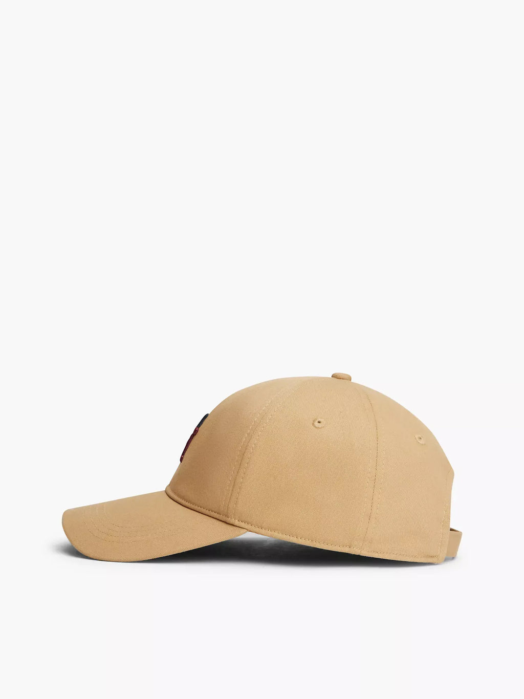 Gorra con monograma bordado