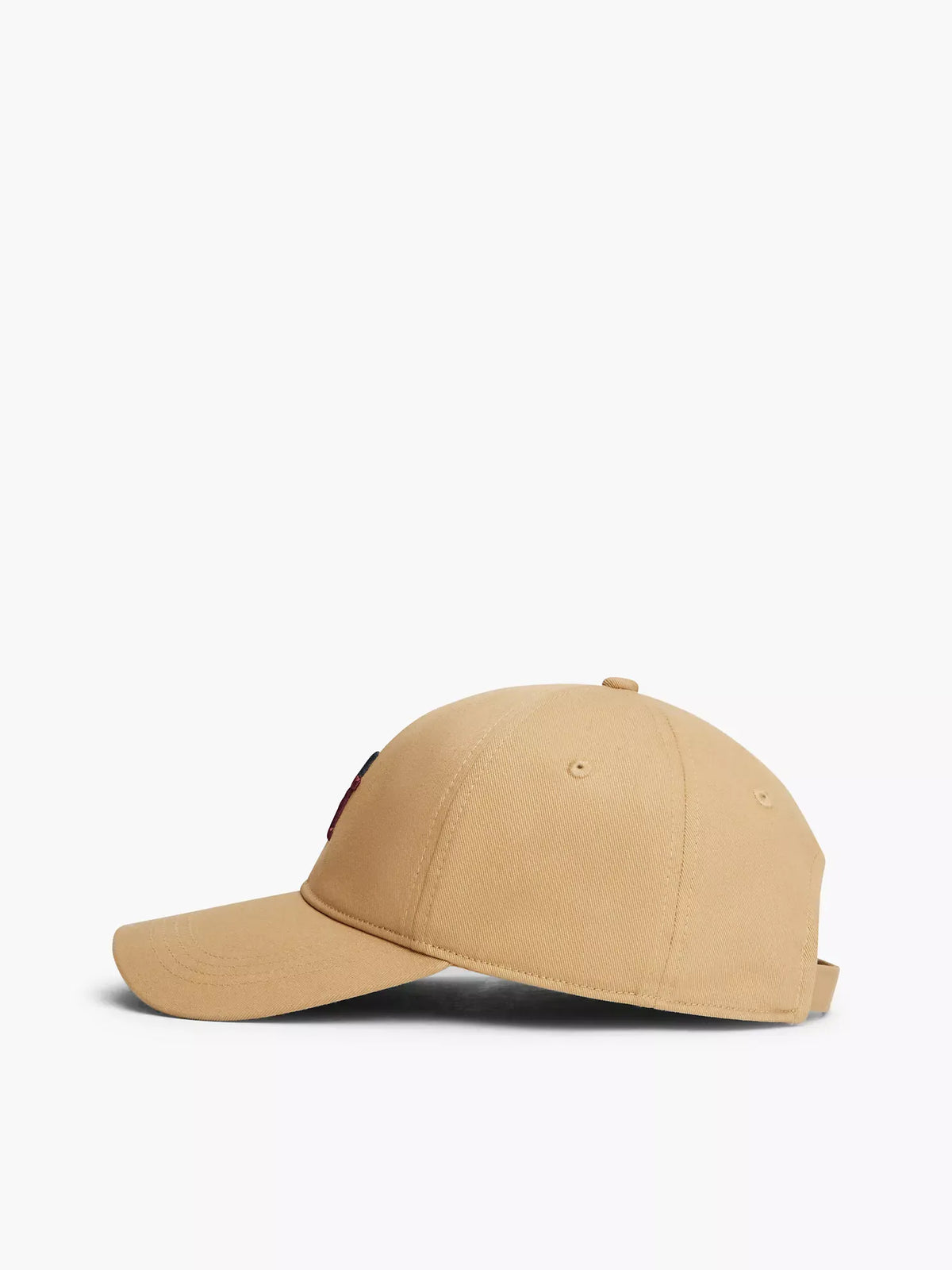 Gorra con monograma bordado