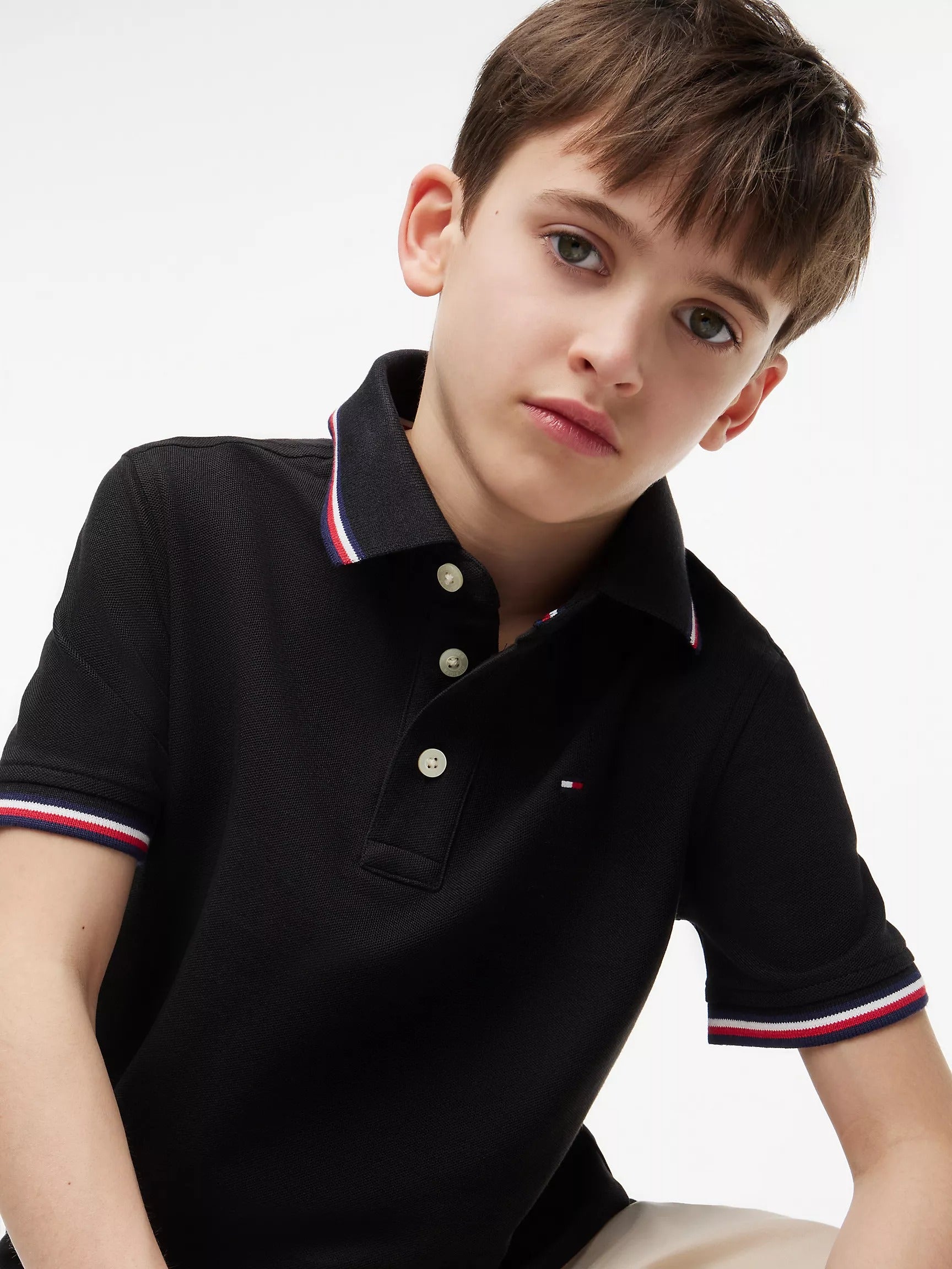 Chemise unicolor con cuello ribeteado para niño