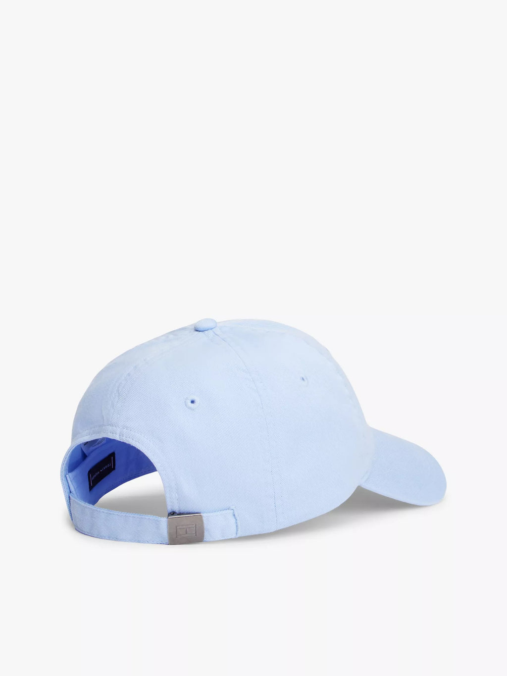 Gorra con bandera bordada