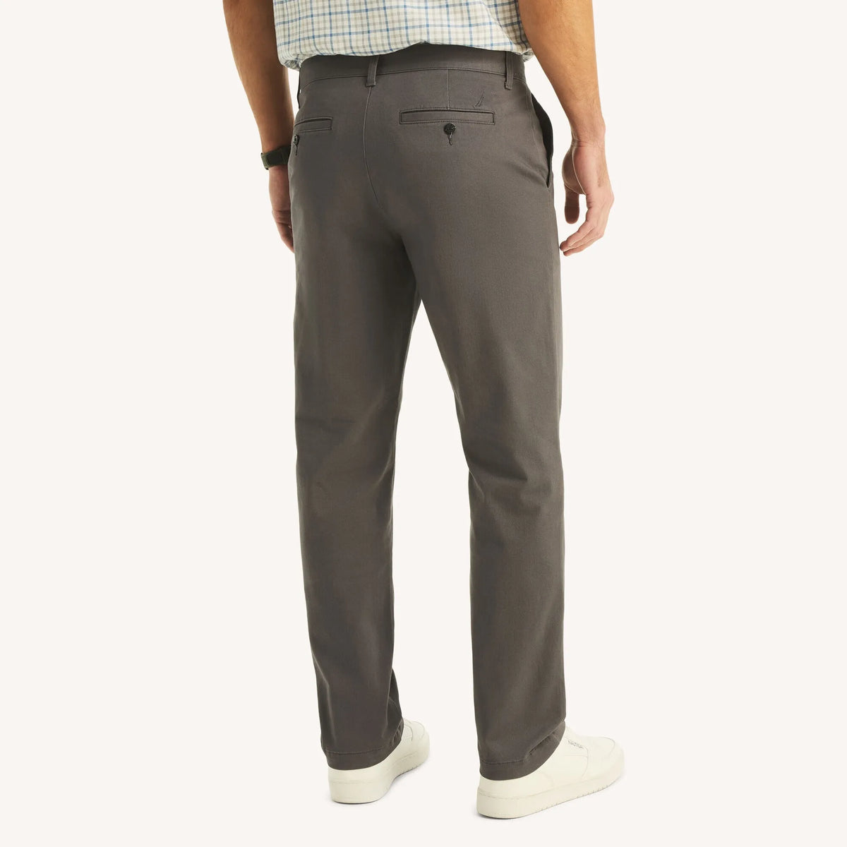 Pantalón chino corte clásico