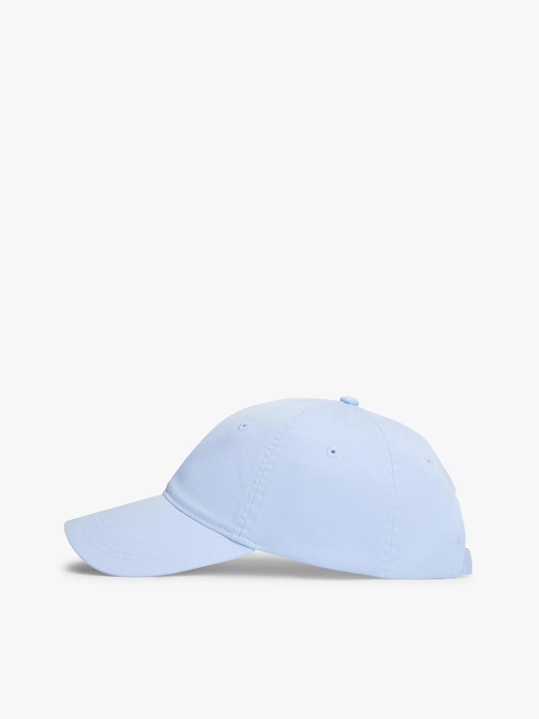 Gorra con bandera bordada