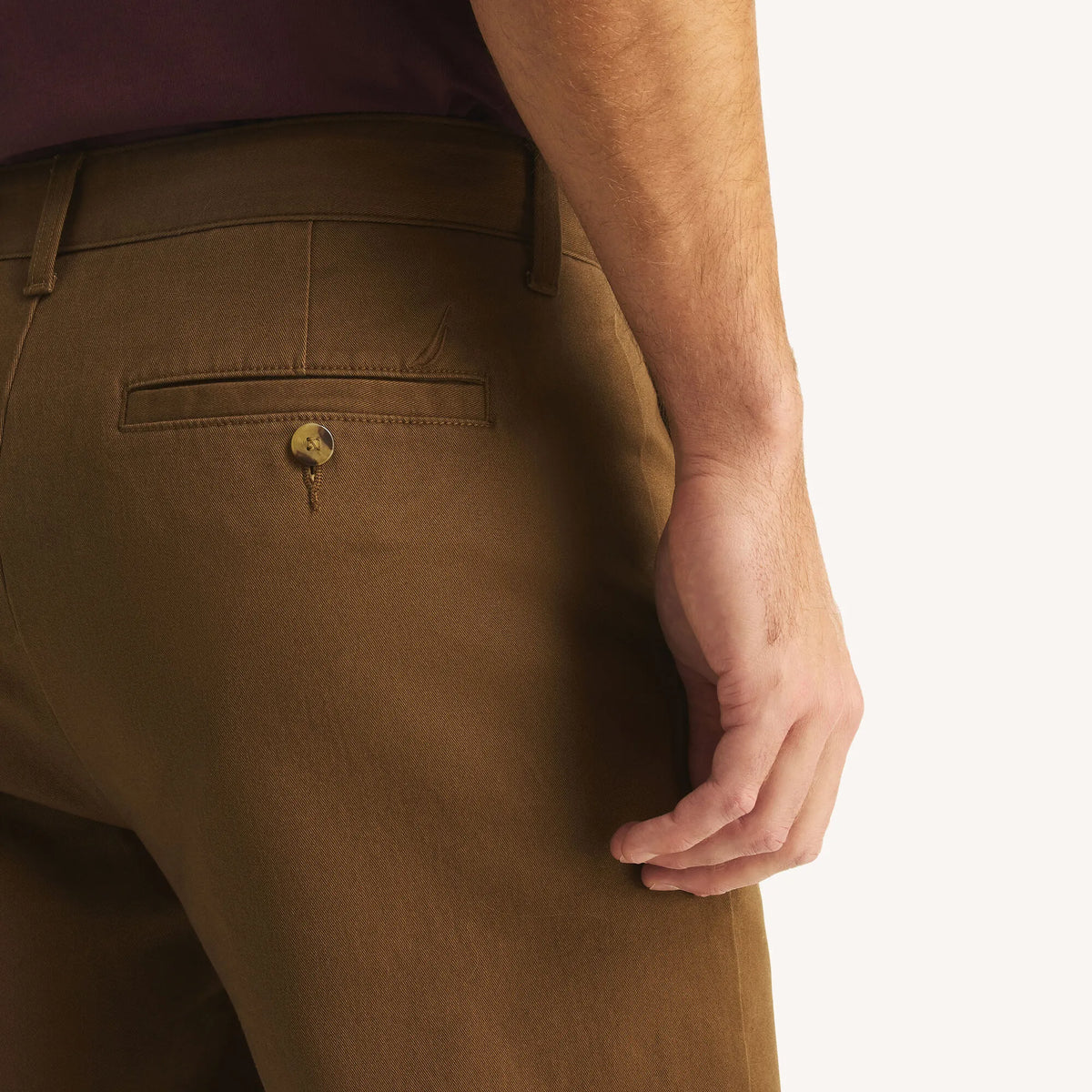 Pantalón chino corte clásico