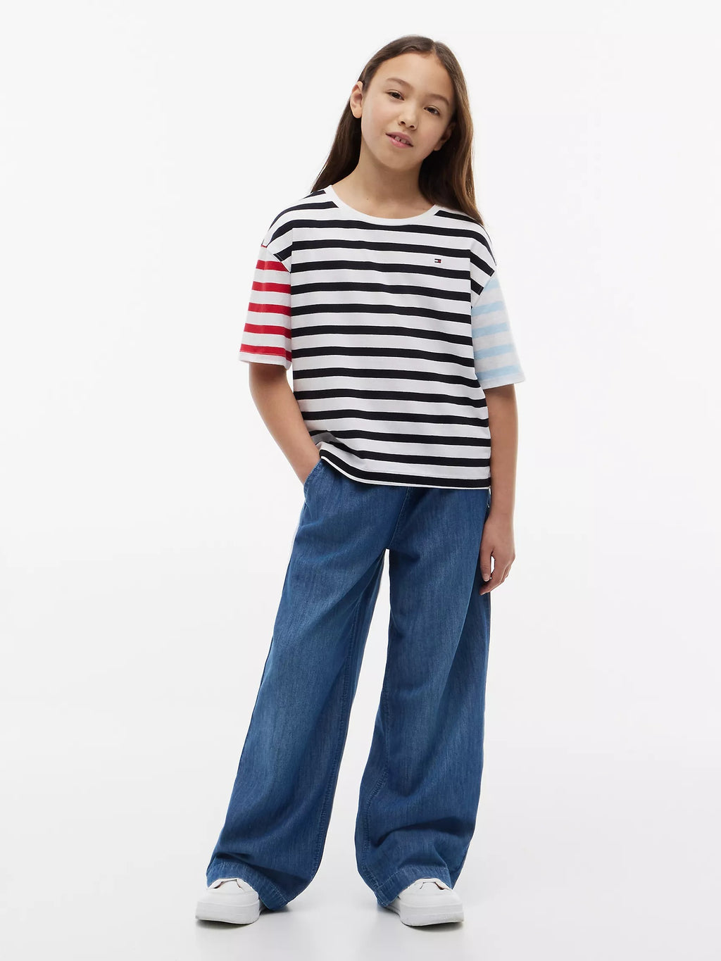 Franela con colores combinados y rayas para niñas