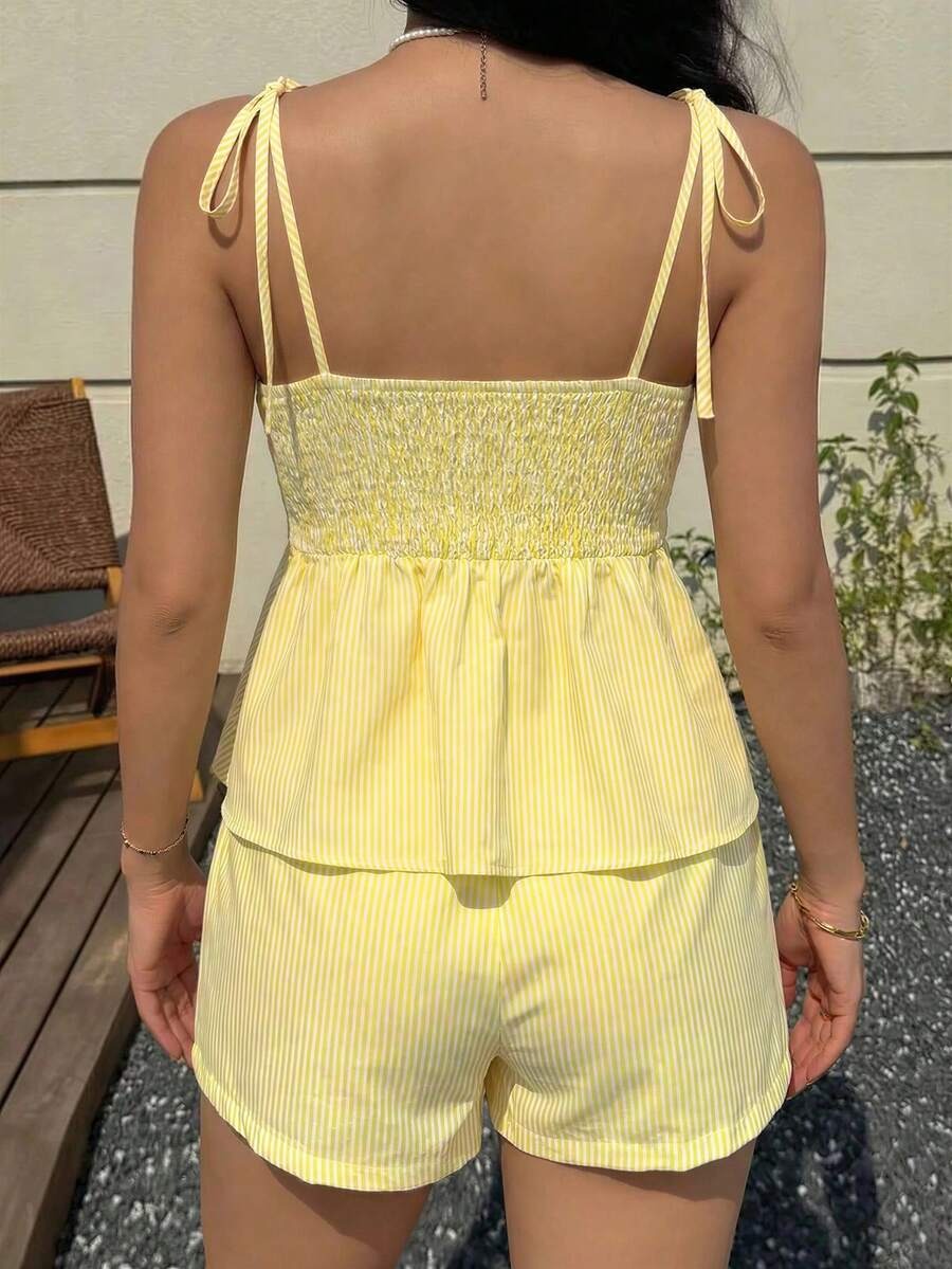 Conjunto casual con diseño de rayas