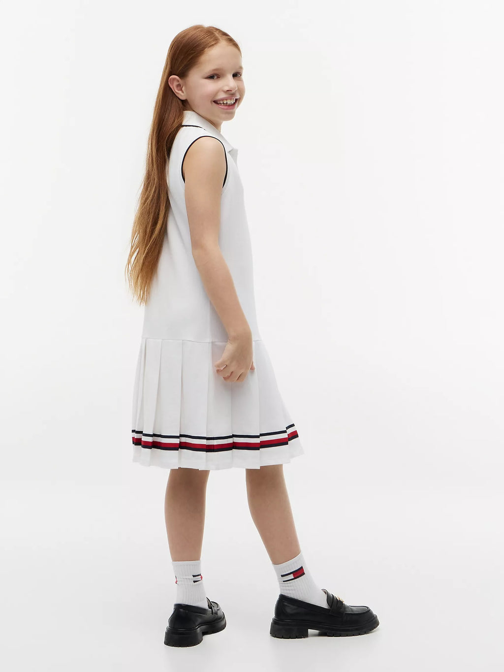 Vestido unicolor sin mangas con logo para niñas