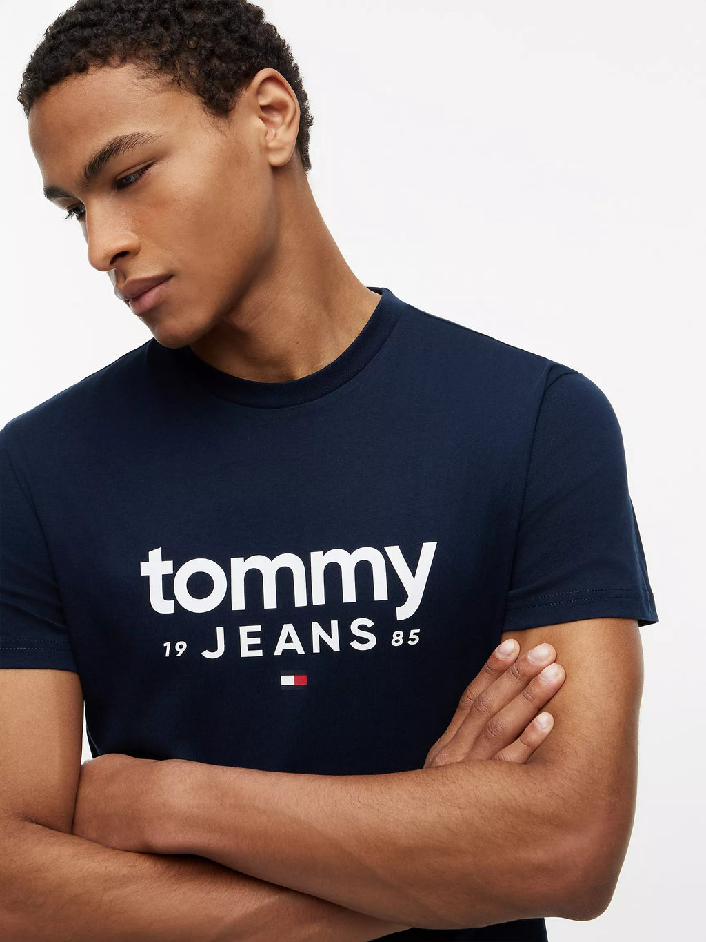 Franela cuello redondo con logo central TOMMY JEANS