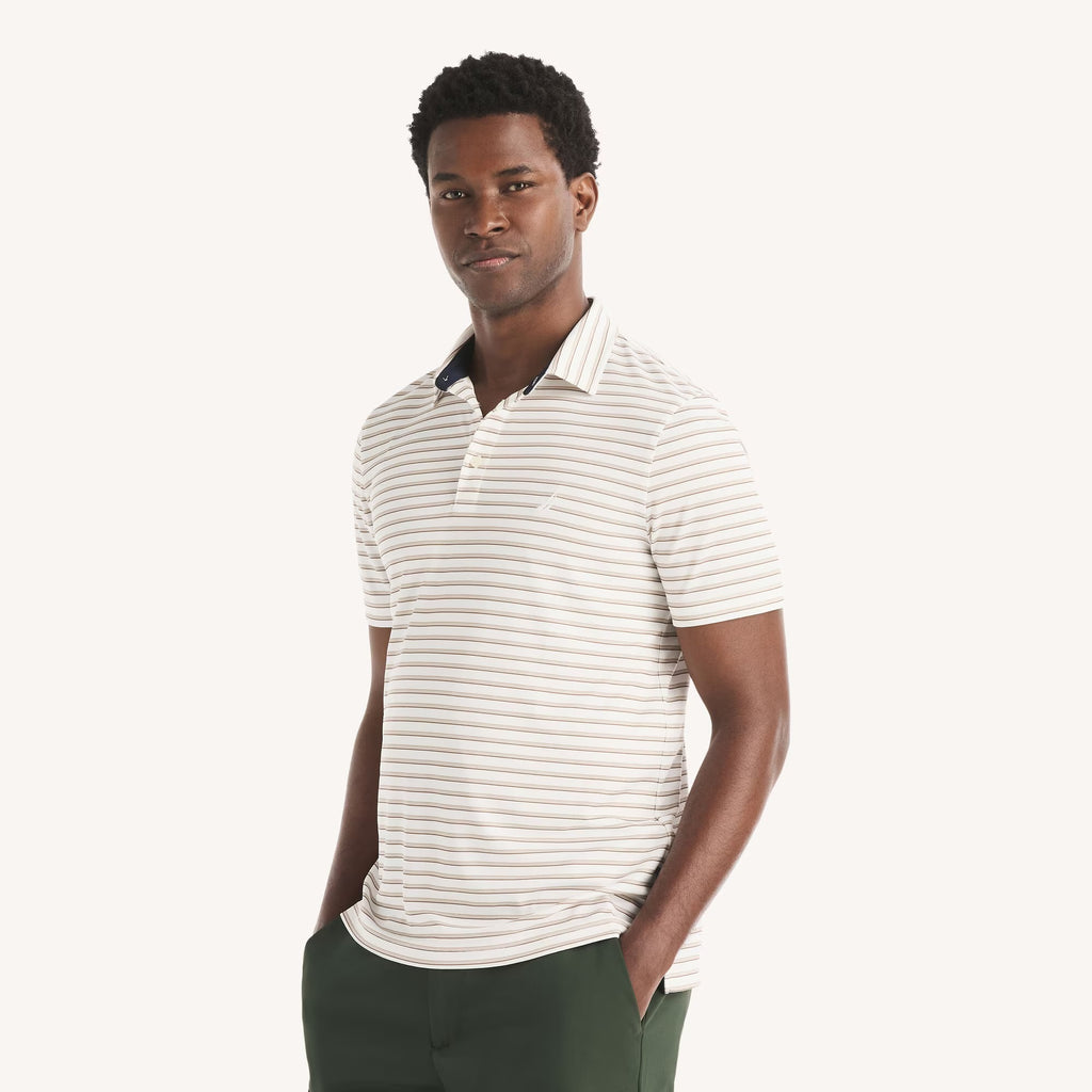 Chemise Navtech con patrón de rayas y logo